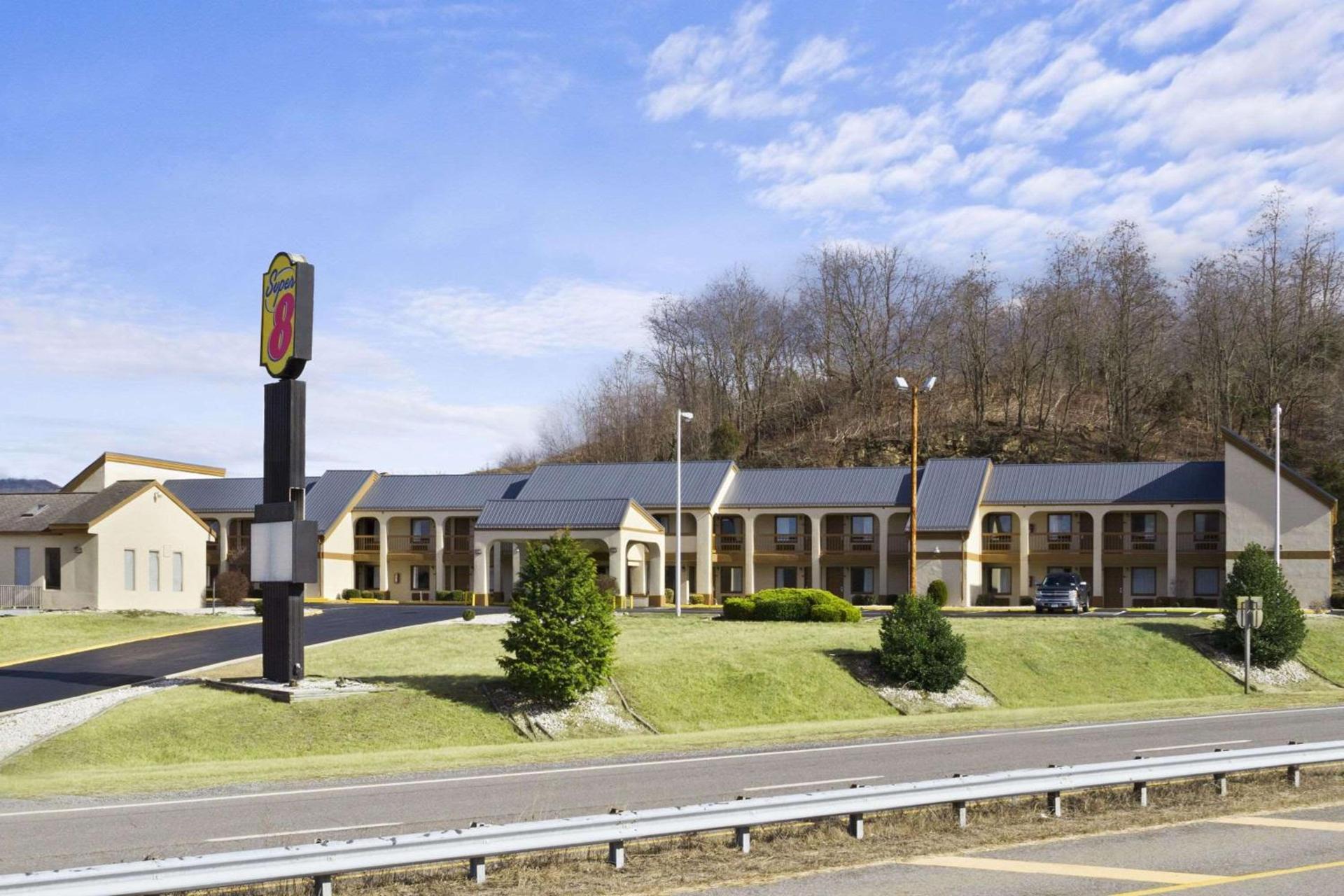 Super 8 by Wyndham Fort Chiswell Wytheville Area — hotel in Max Meadows