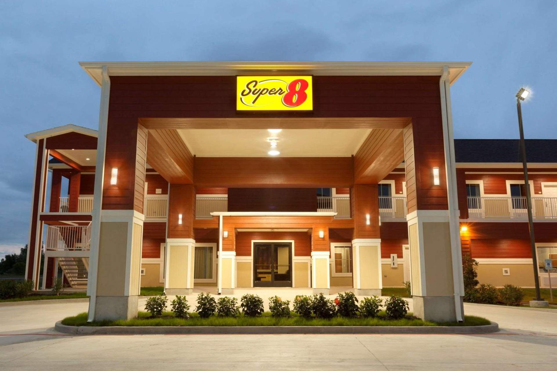 Super 8 by Wyndham Carrizo Springs