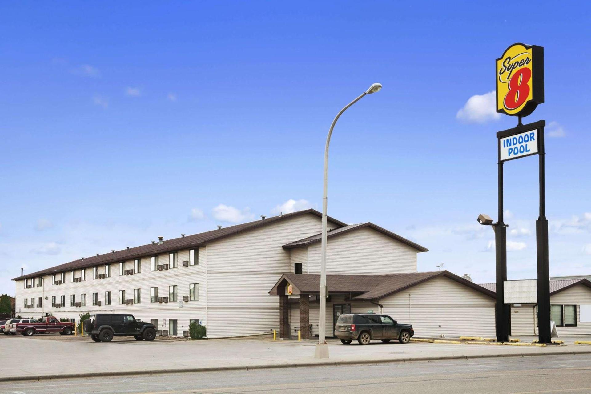 Super 8 by Wyndham Williston ND — hotel in Williston