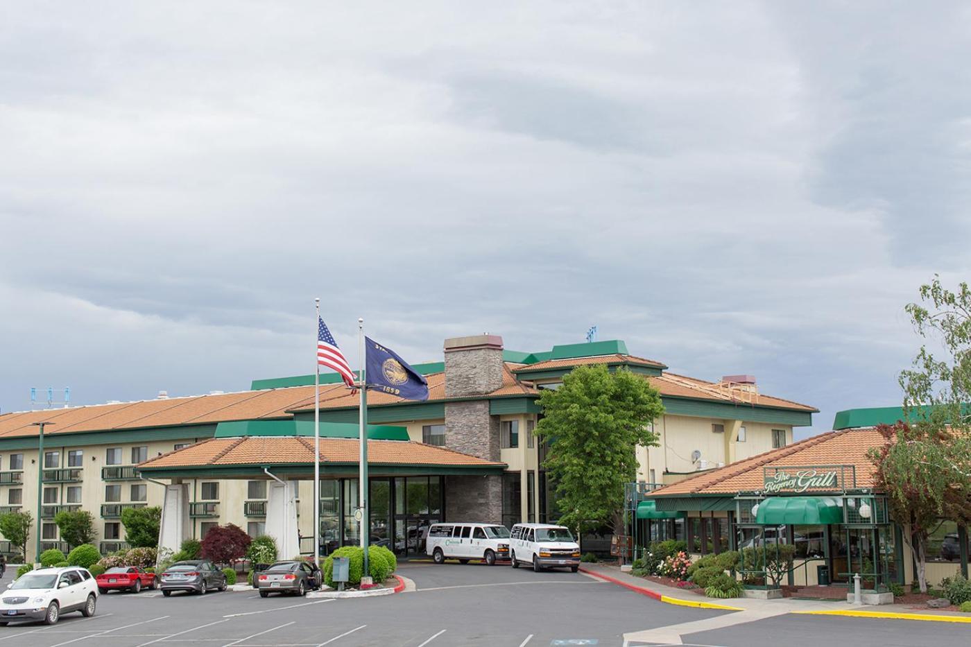 Rogue Regency Inn Medford Airport — hotel in Medford