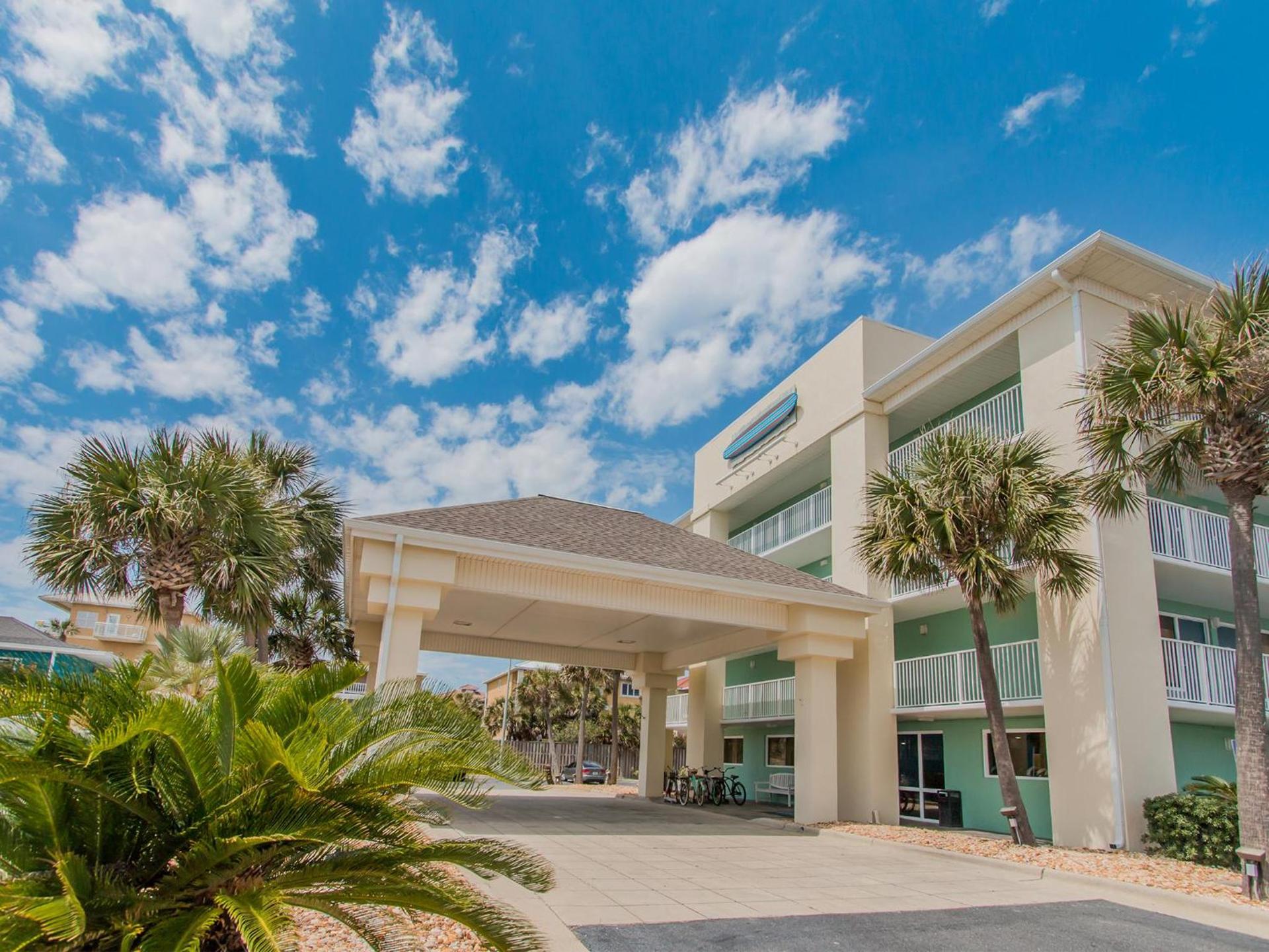 Surf & Sand Hotel - Free Hot Breakfast & Rentals — hotel in Pensacola Beach