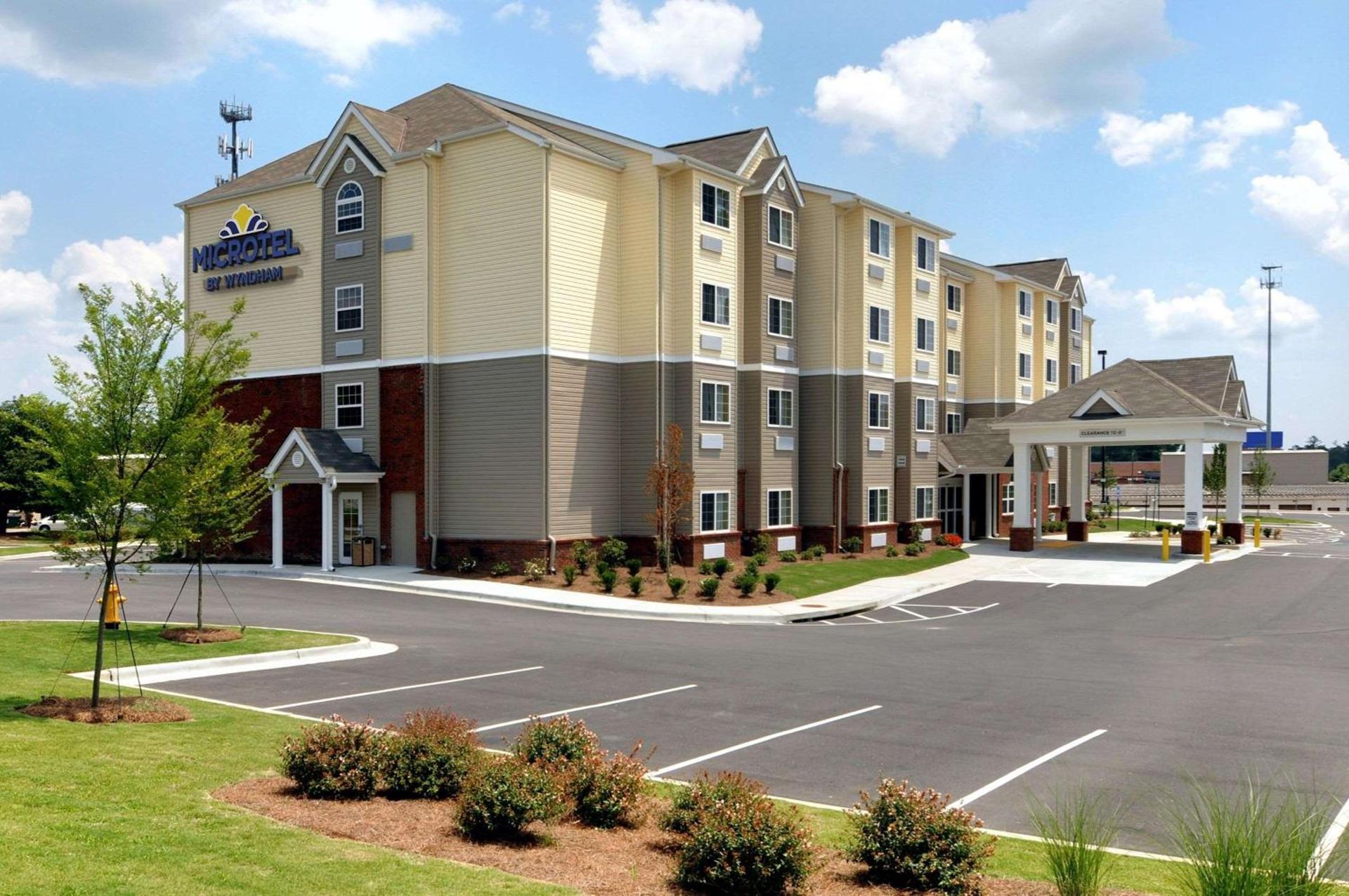 Microtel Inn & Suites by Wyndham Columbus Near Fort Benning — hotel in Columbus