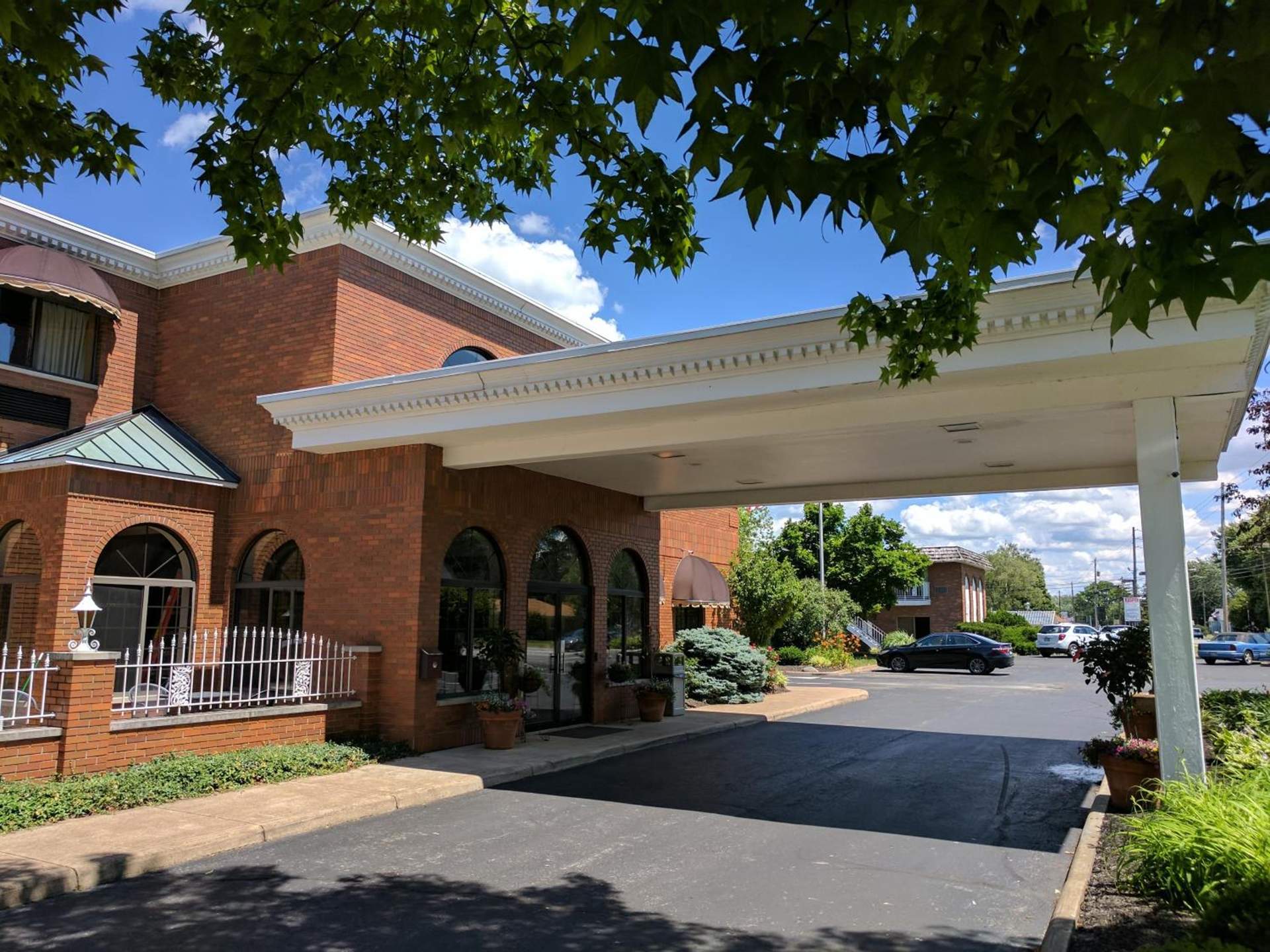 South Shore Inn