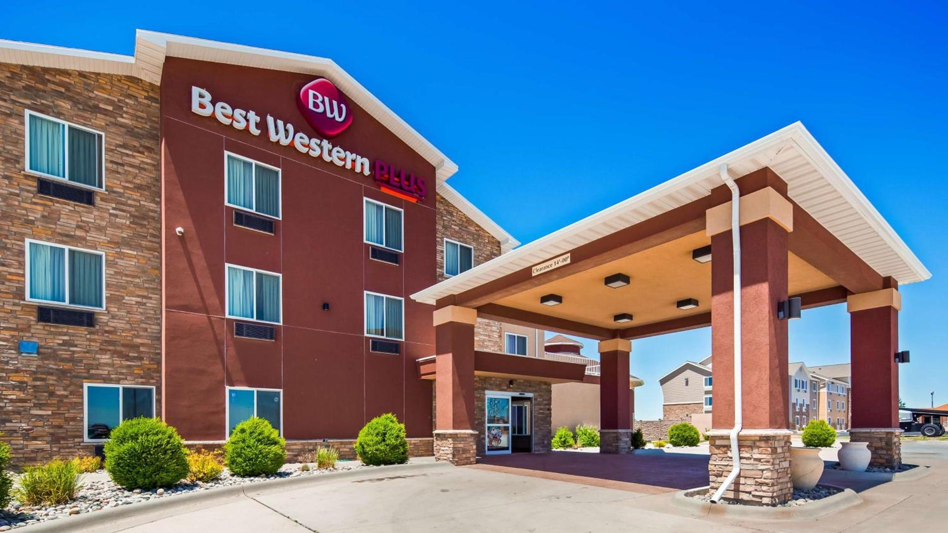 Best Western Plus Carousel Inn & Suites Burlington — hotel in Burlington