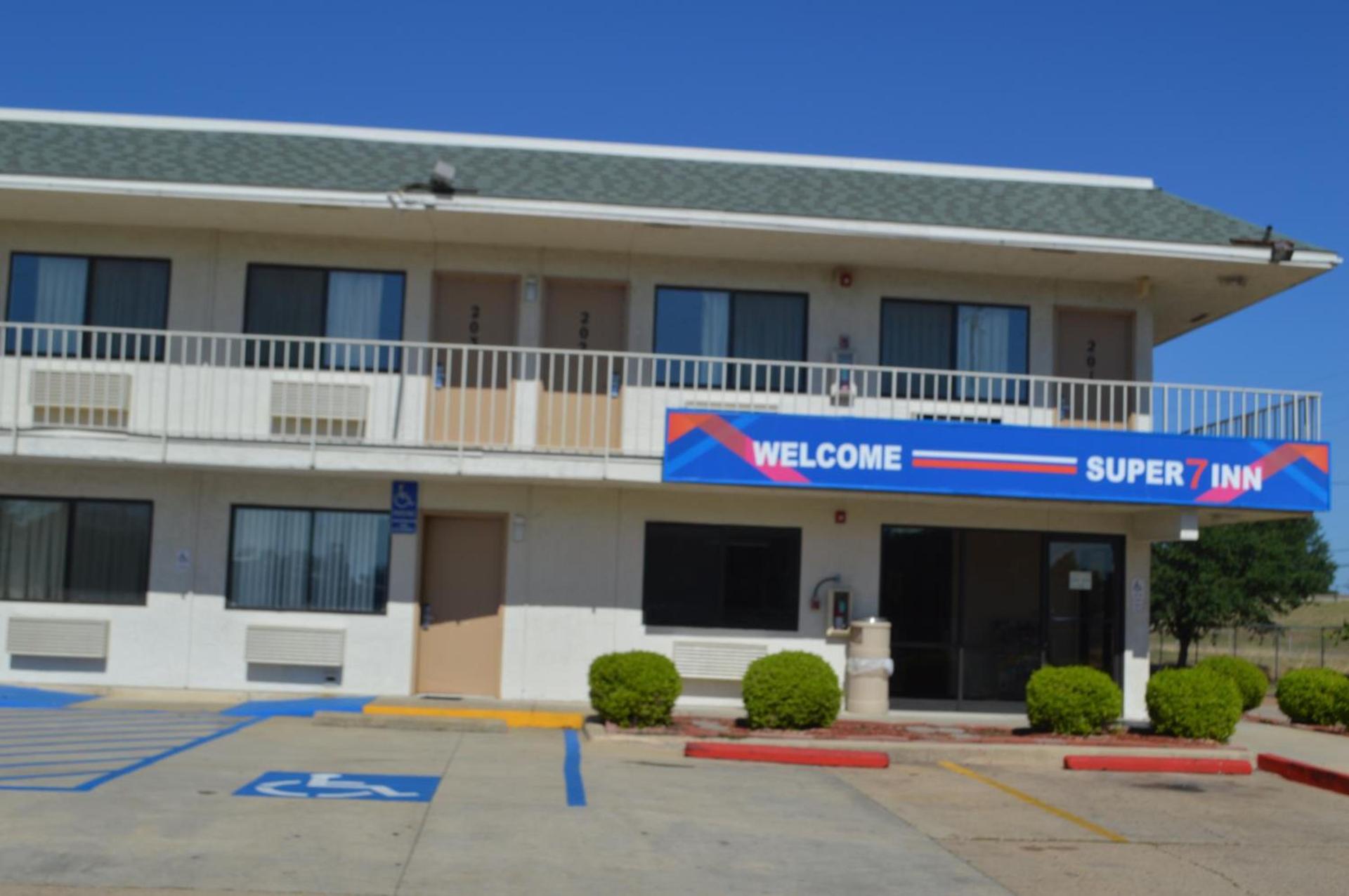 Super 7 Inn — hotel in Bossier City