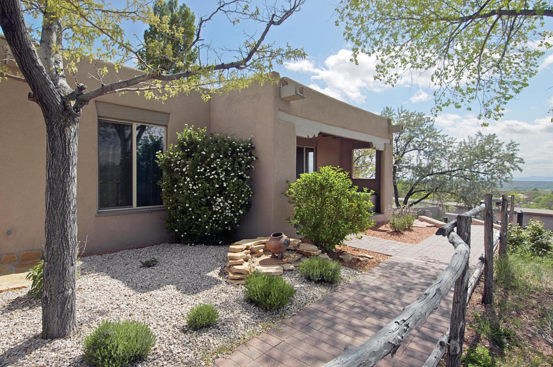 Fort Marcy Suites by All Seasons Resort Lodging — hotel in Santa Fe