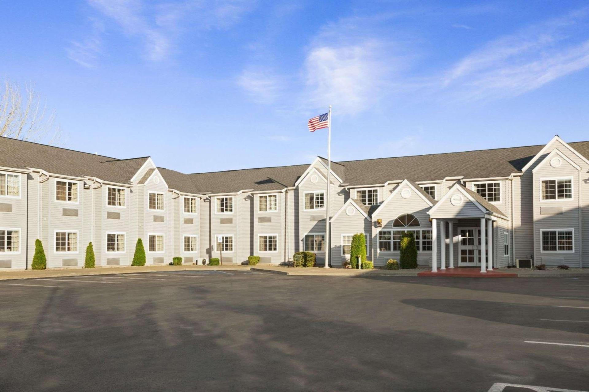 Microtel Inn by Wyndham - Albany Airport — hotel in Latham