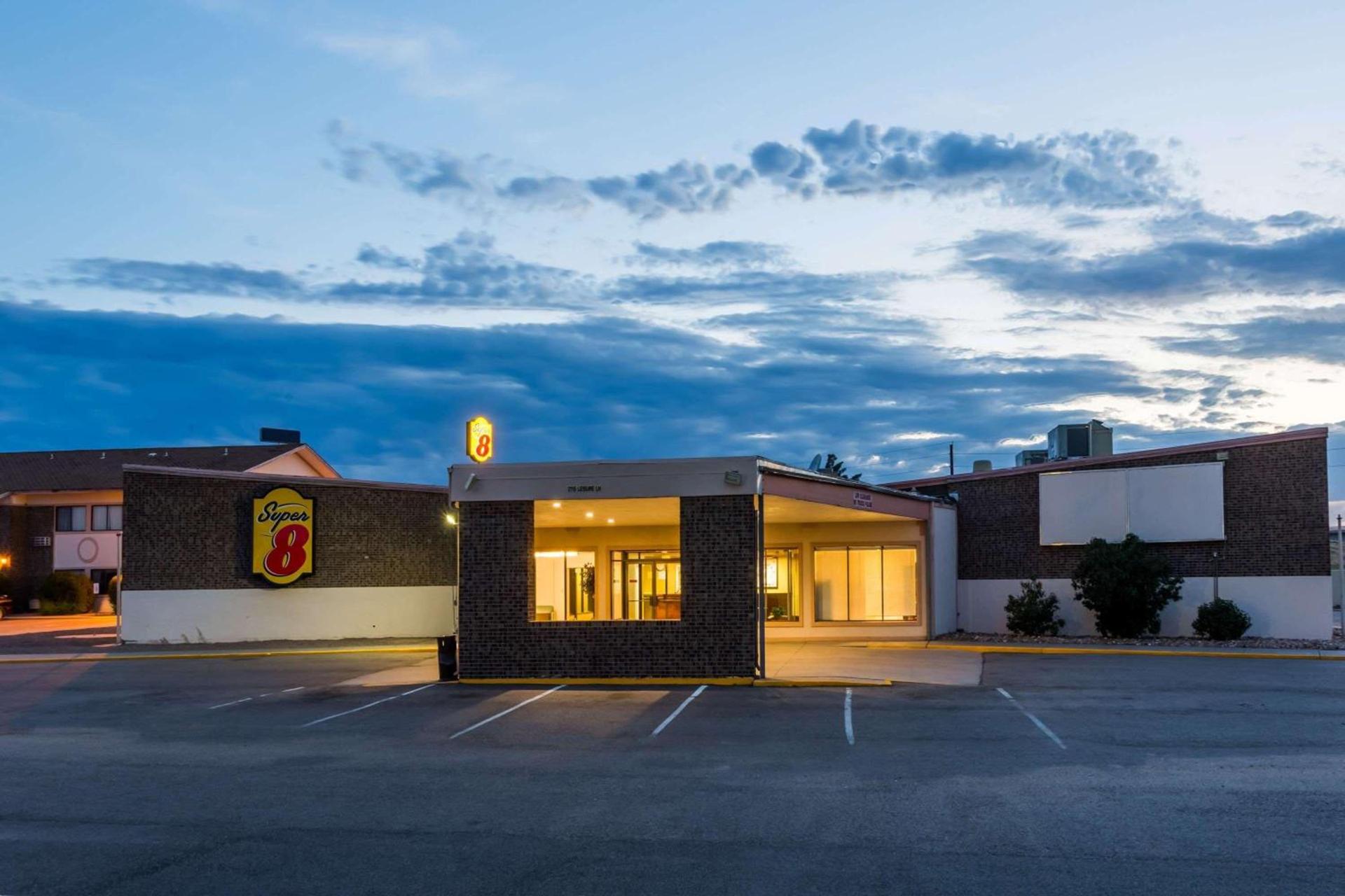 Super 8 by Wyndham Sterling CO — hotel in Sterling