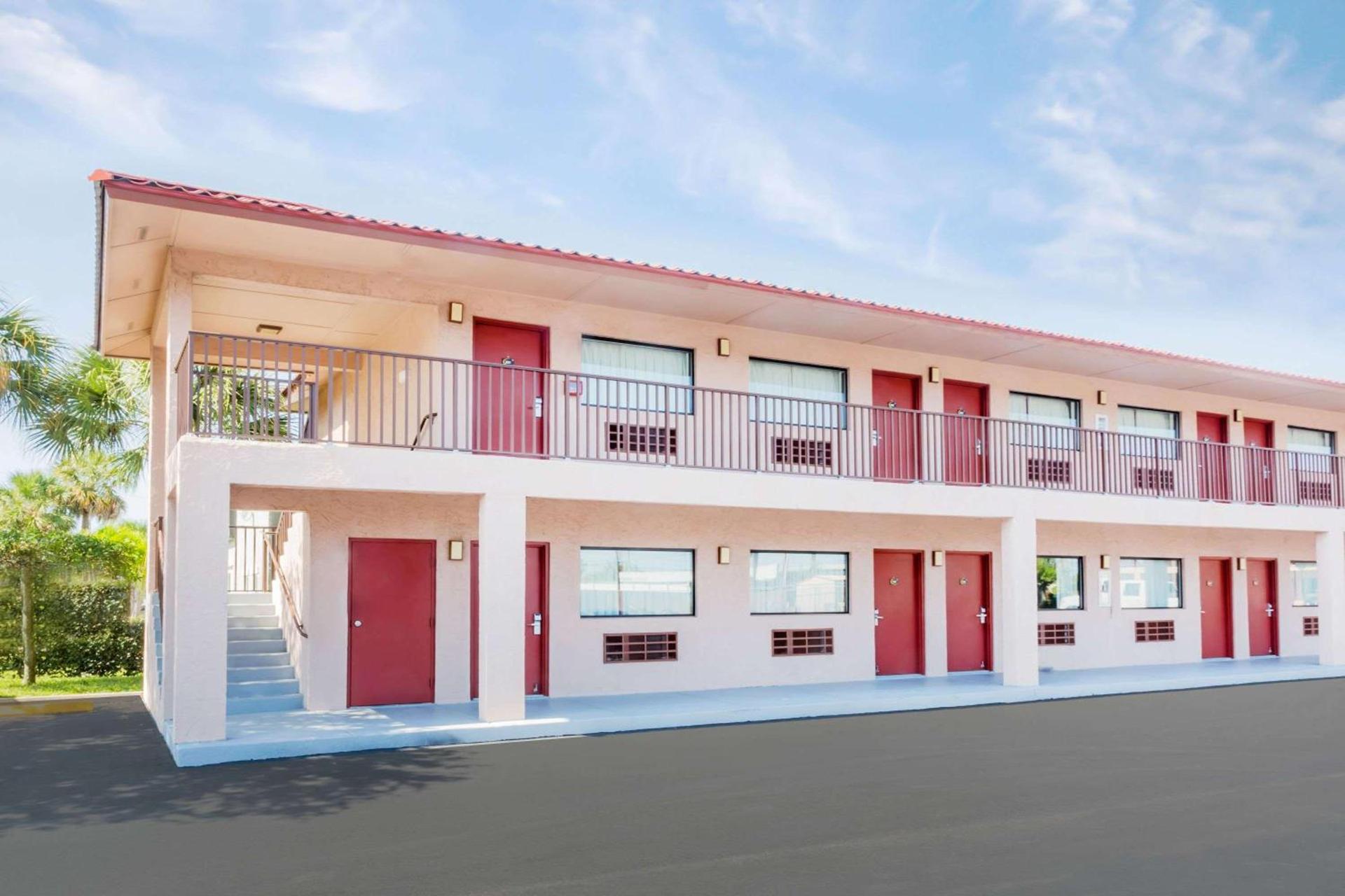 Redfinn Inn — hotel in Fort Pierce