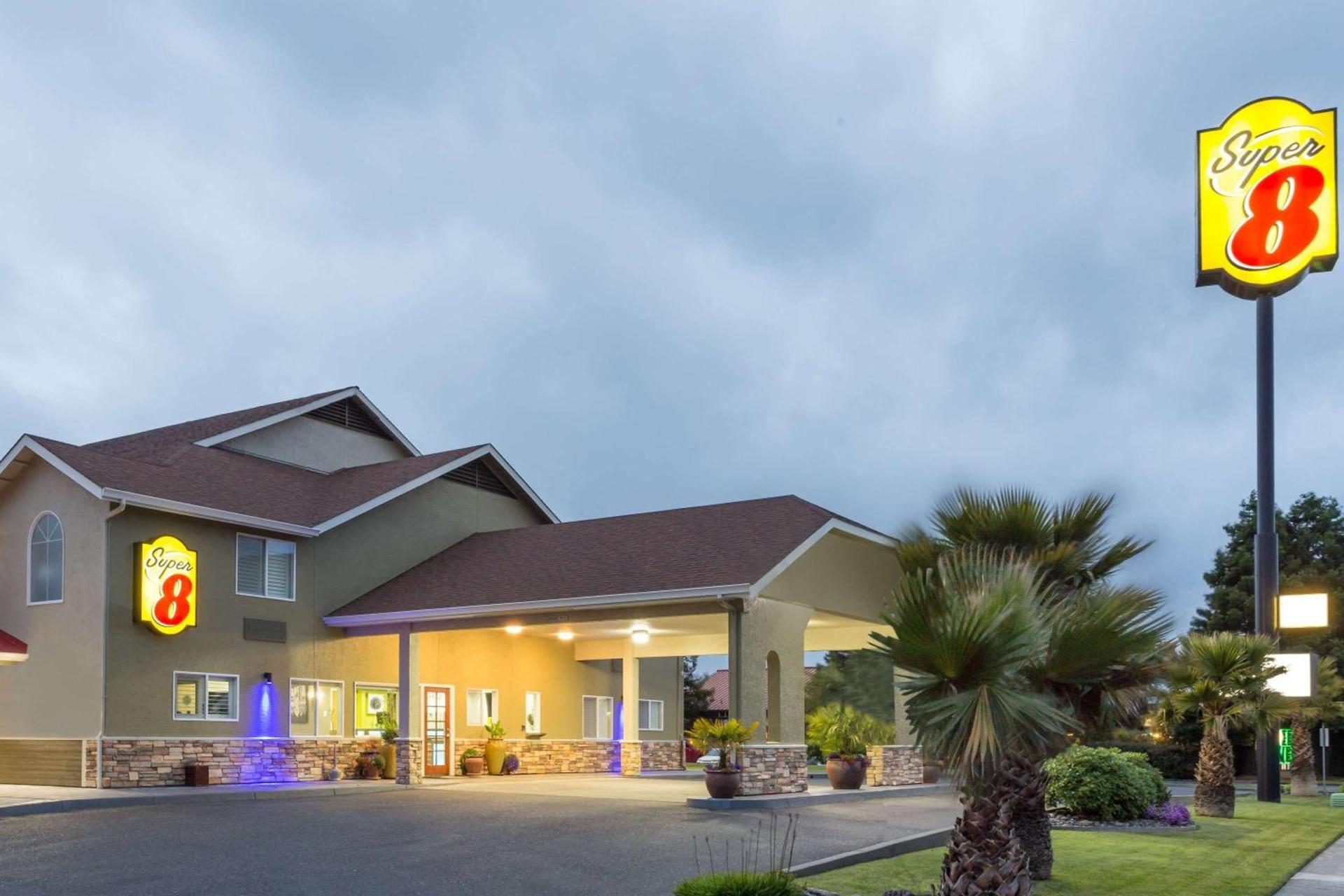 Super 8 by Wyndham Fortuna — hotel in Fortuna