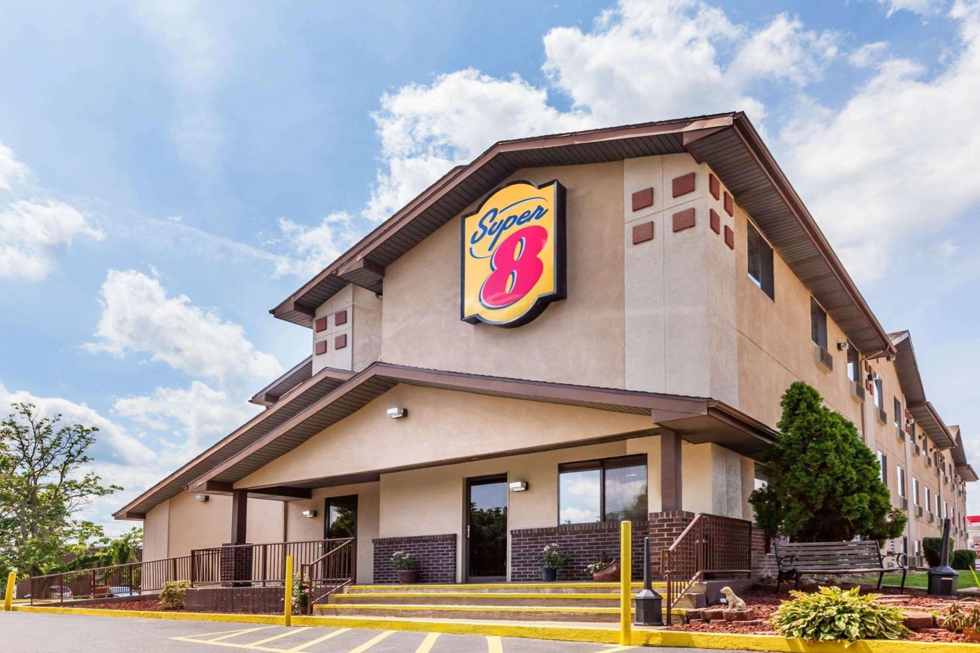 Super 8 by Wyndham Dunbar/Charleston Area — hotel in Charleston