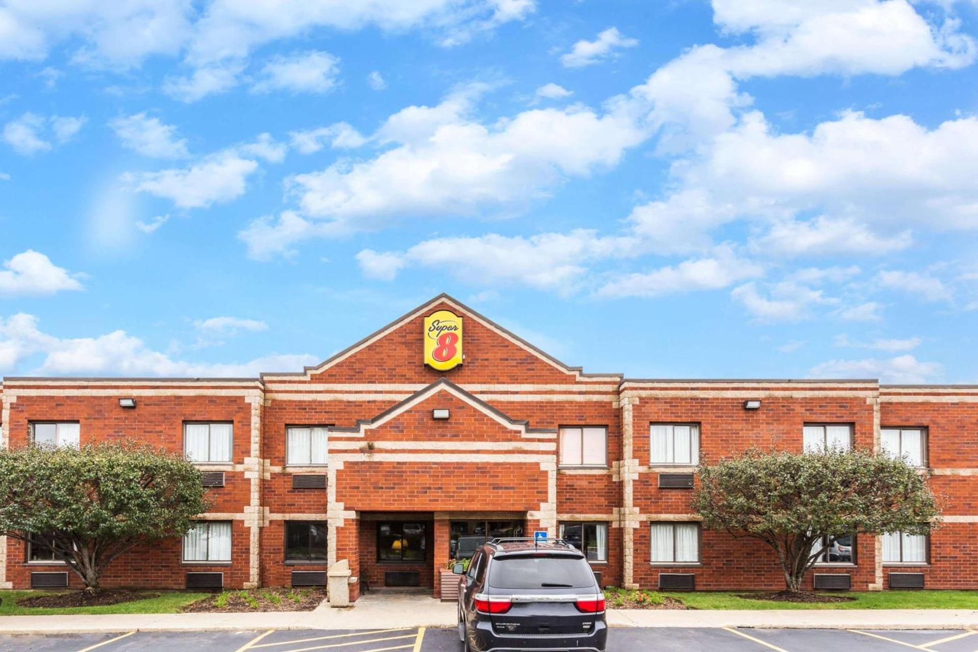 Super 8 by Wyndham Elgin — hotel in Elgin