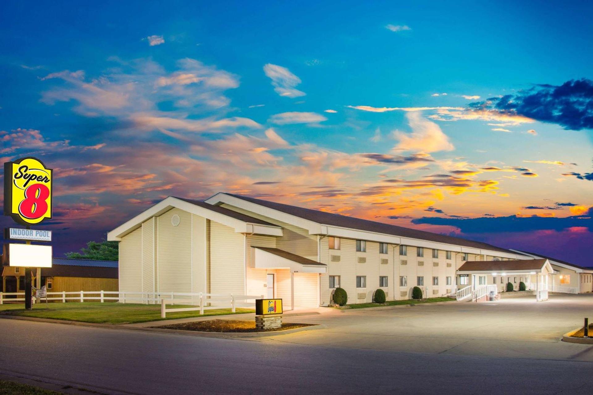 Super 8 by Wyndham Nevada — hotel in Nevada