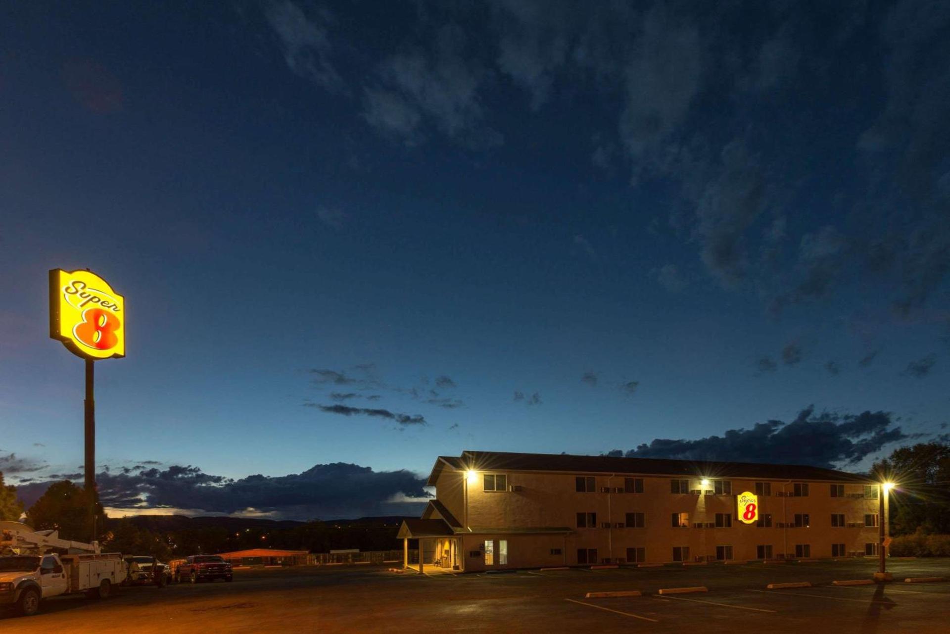 Super 8 by Wyndham Raton — hotel in Raton