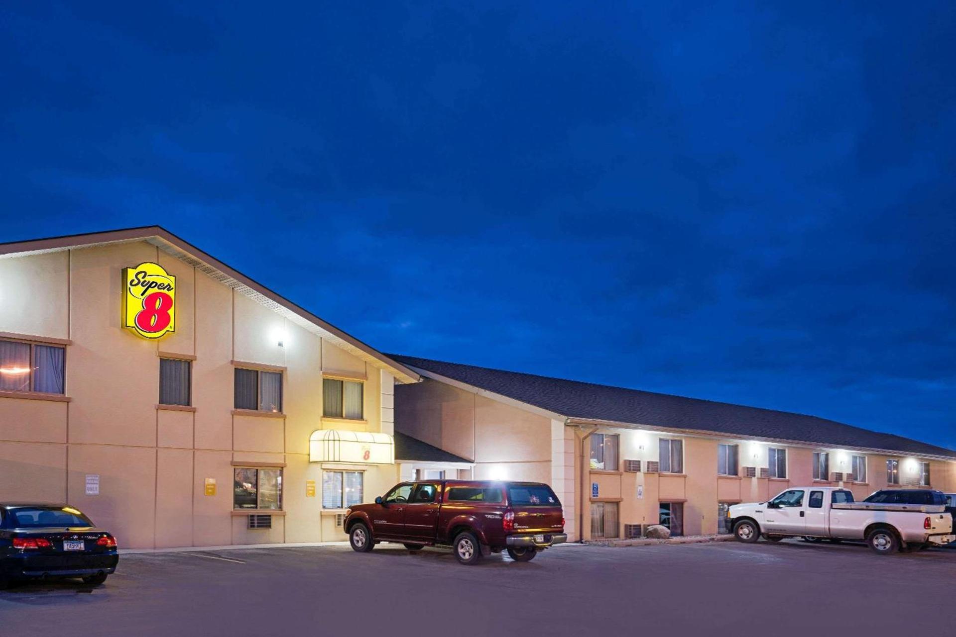 Super 8 by Wyndham Marshall MN — hotel in Marshall