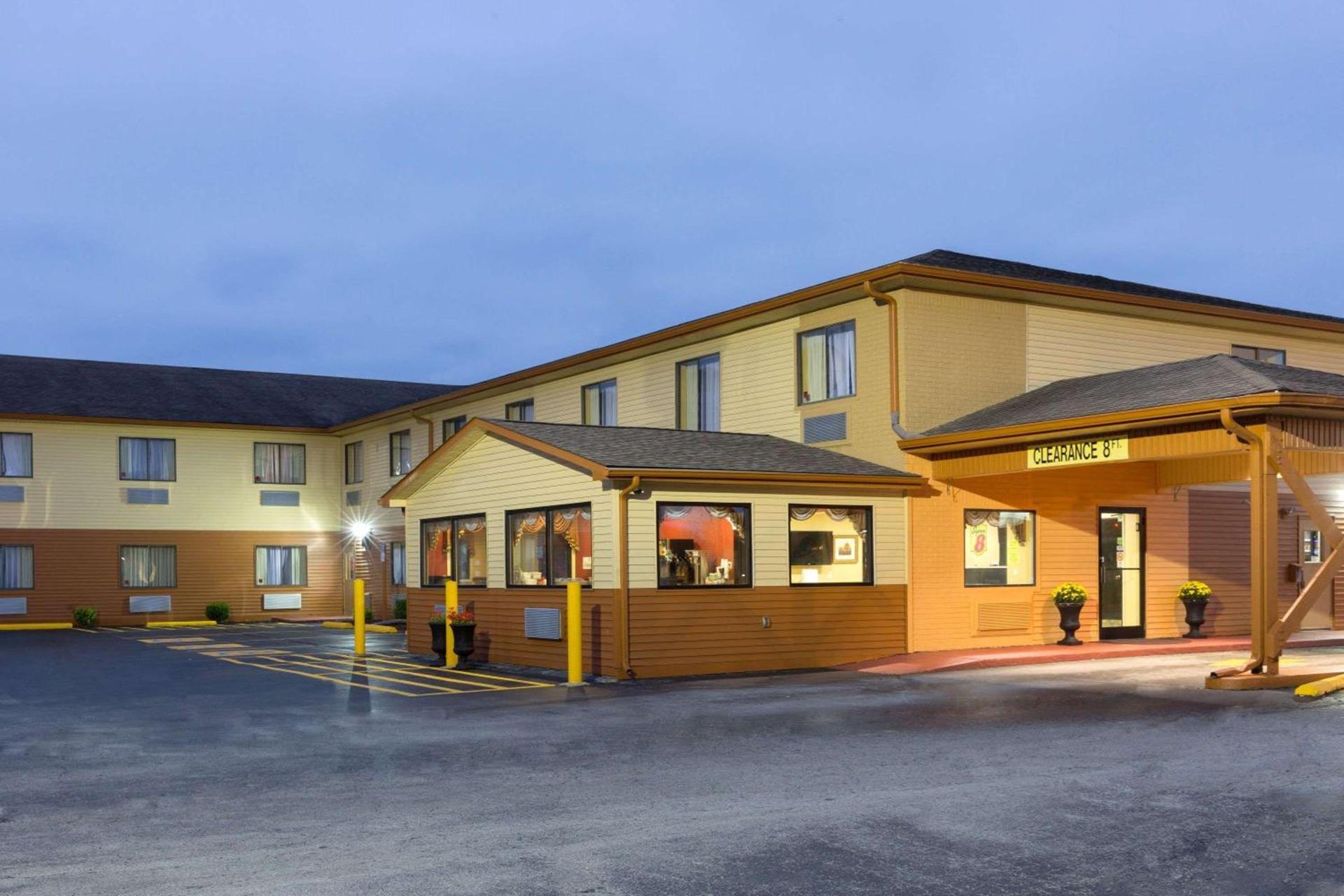 Super 8 by Wyndham Richmond — hotel in Richmond