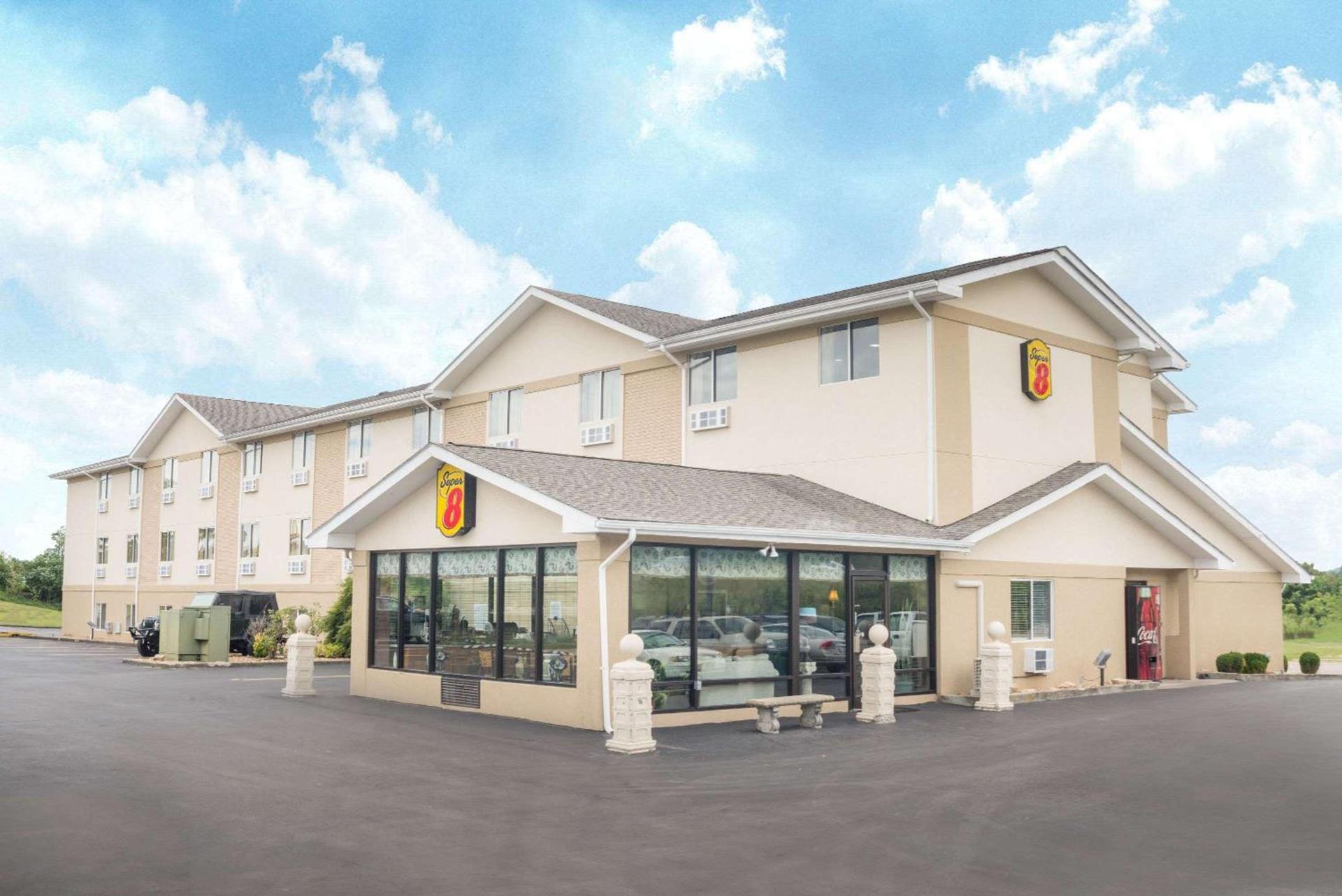 Super 8 by Wyndham Corbin KY — hotel in Corbin