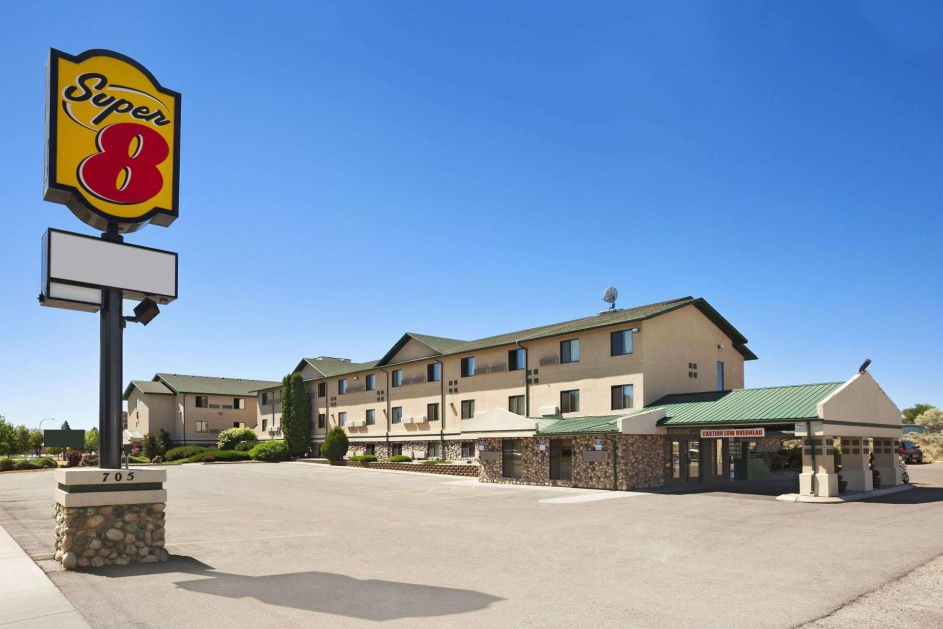 Super 8 by Wyndham Idaho Falls — hotel in Idaho Falls