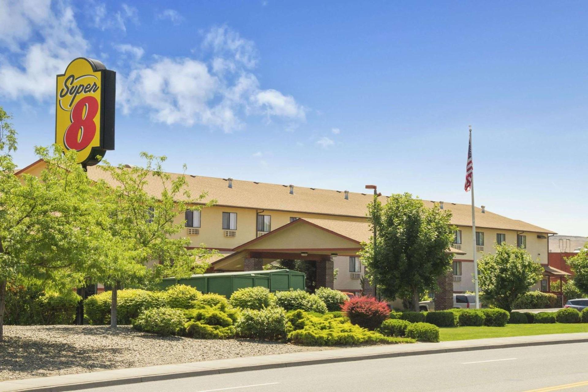 Super 8 by Wyndham Kennewick — hotel in Kennewick