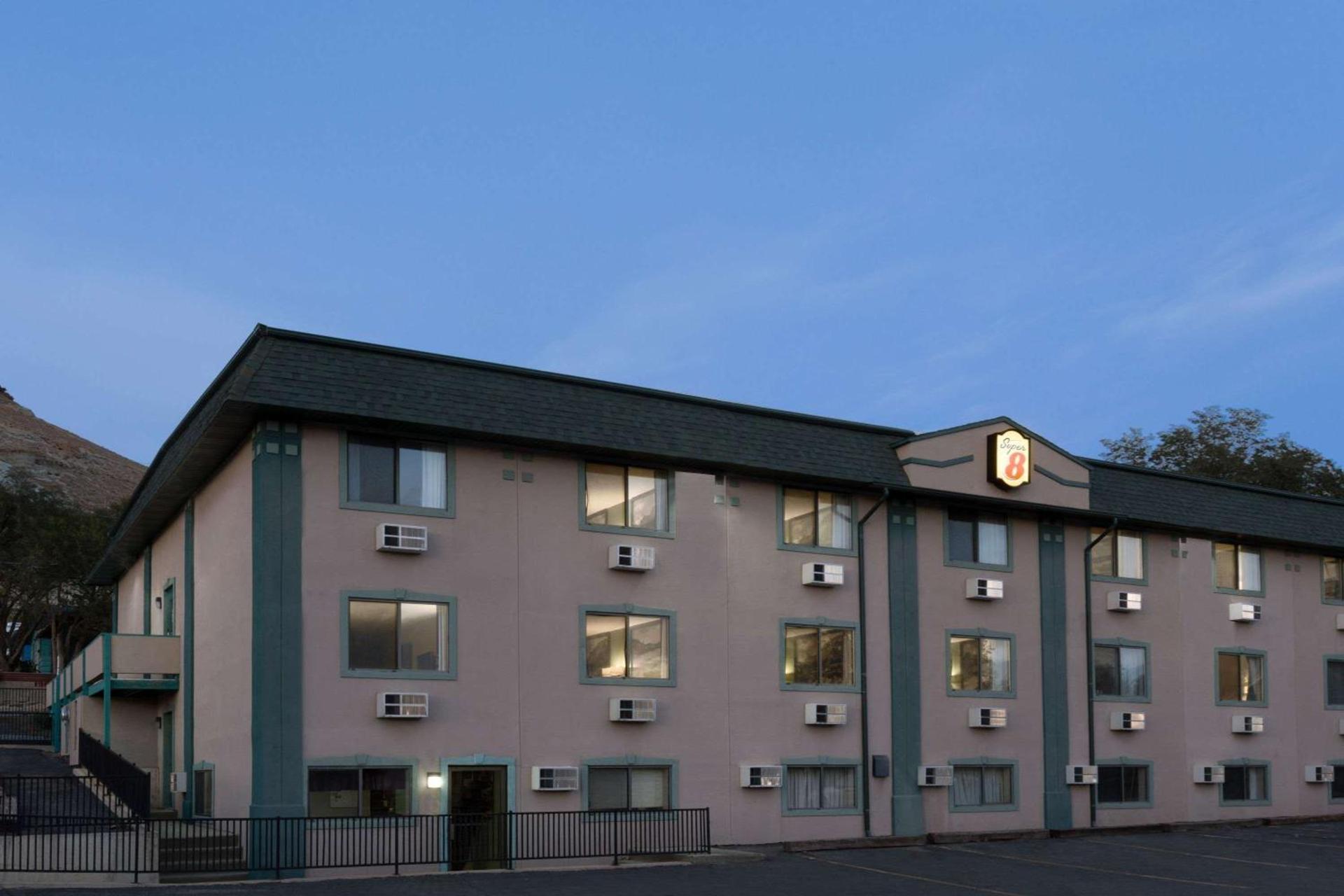Super 8 by Wyndham Green River — hotel in Green River