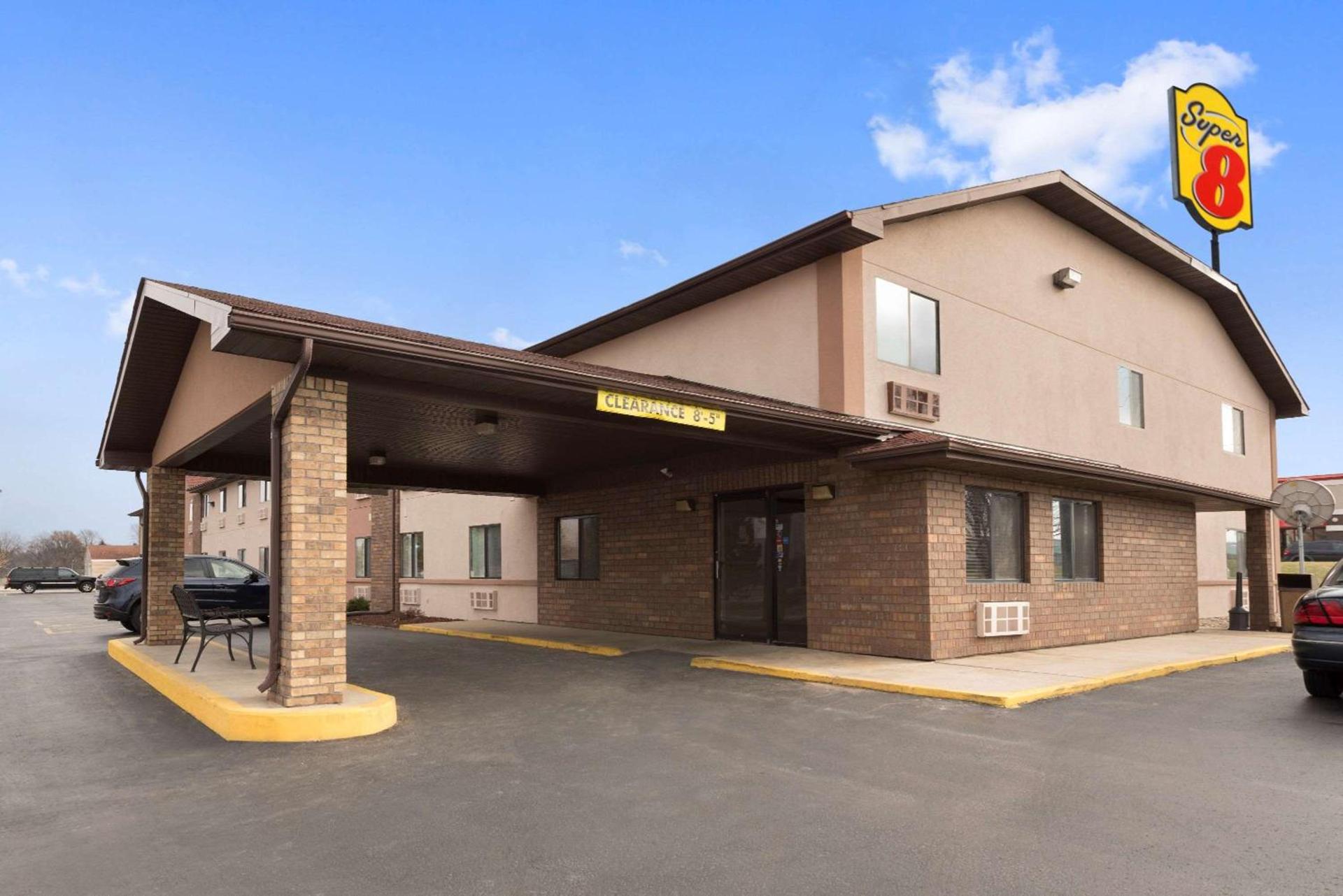 Super 8 by Wyndham Rantoul — hotel in Rantoul