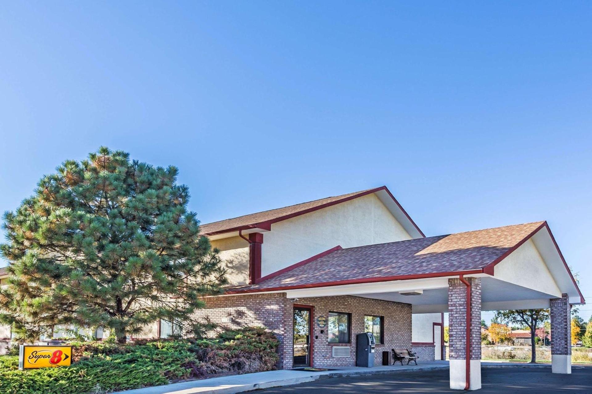 Super 8 by Wyndham Greeley — hotel in Greeley