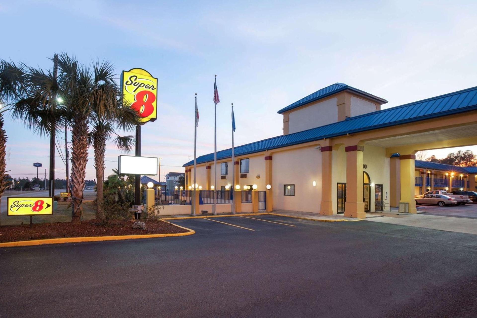 Super 8 by Wyndham Hammond — hotel in Hammond