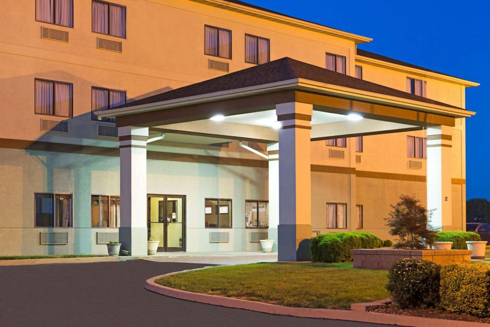 Days Inn by Wyndham Collinsville St Louis — hotel in Collinsville