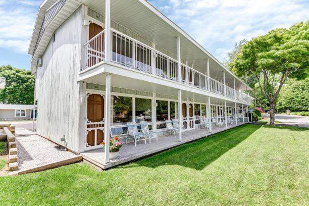 Spruce & Shore Motel