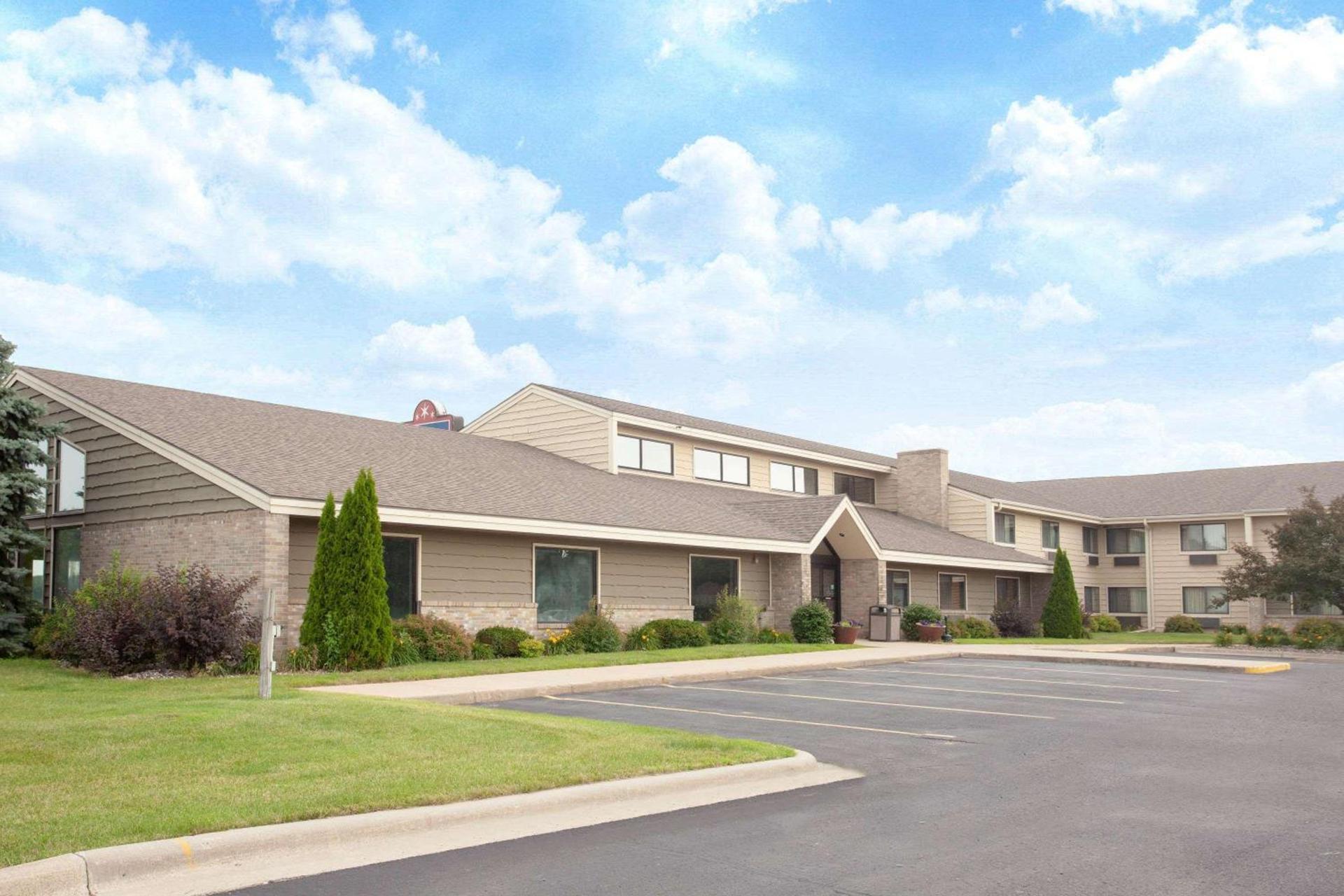 AmericInn by Wyndham Albert Lea — hotel in Albert Lea