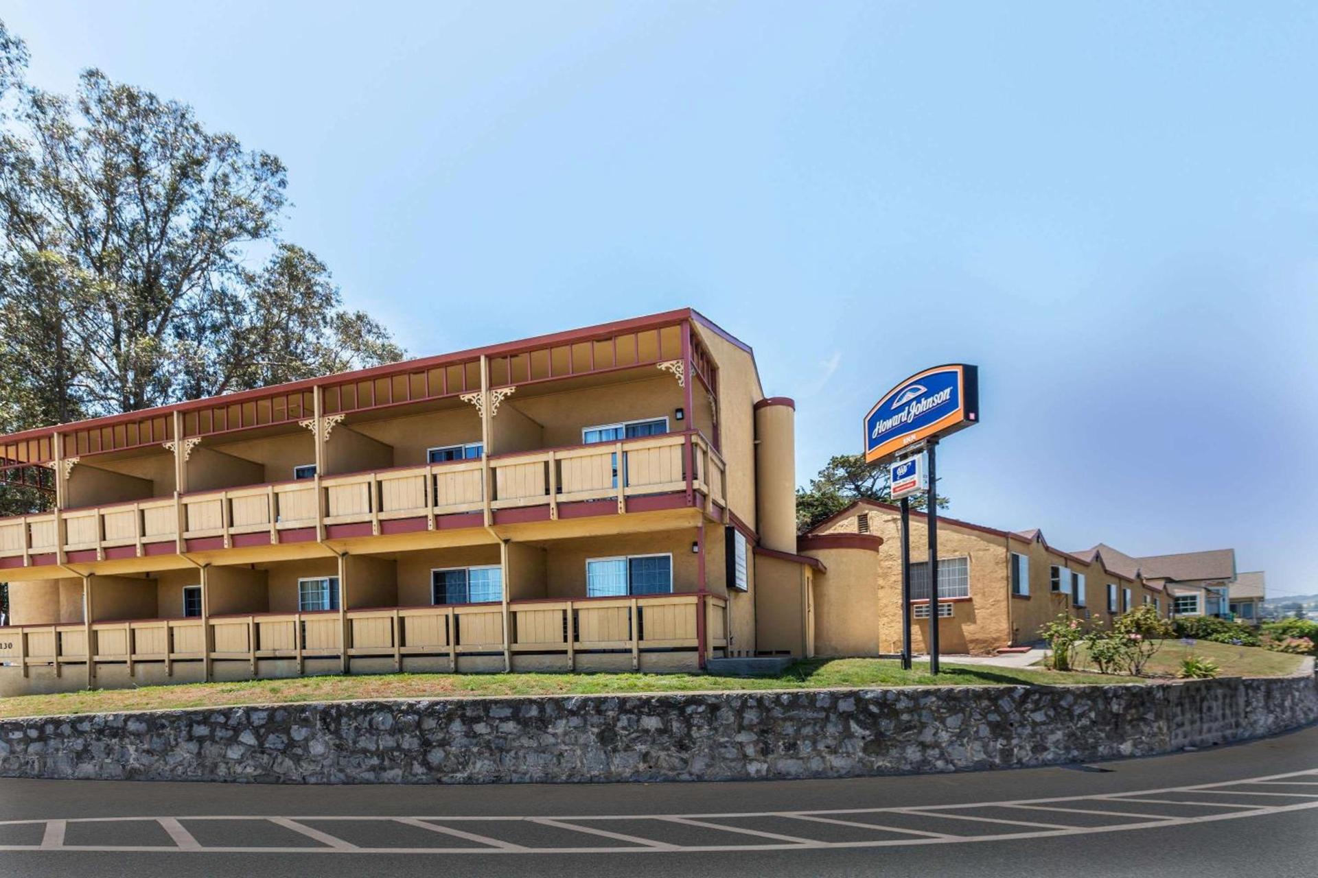 Howard Johnson by Wyndham Santa Cruz — hotel in Santa Cruz