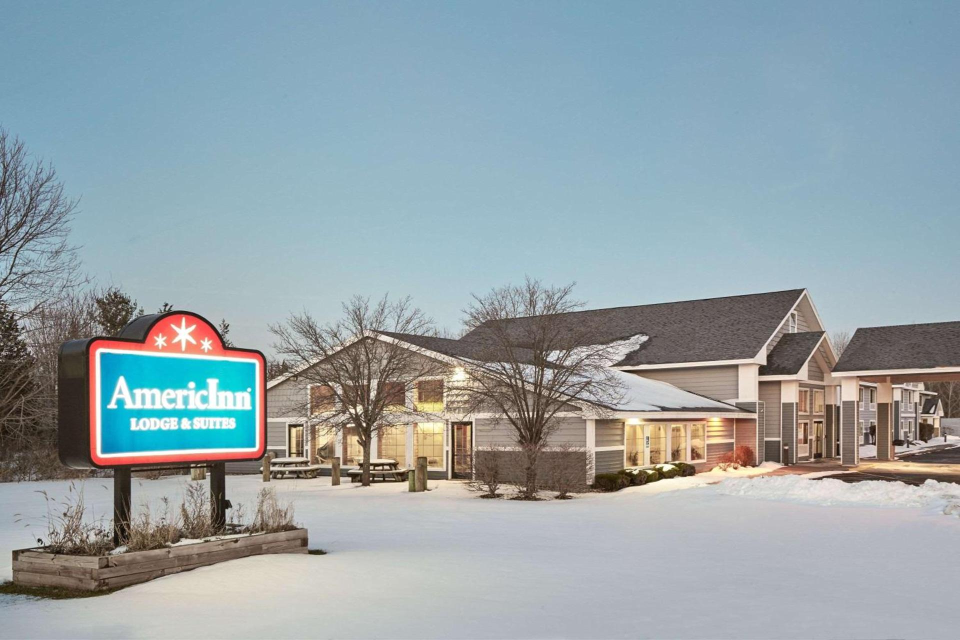AmericInn by Wyndham Douglas/Saugatuck — hotel in Saugatuck