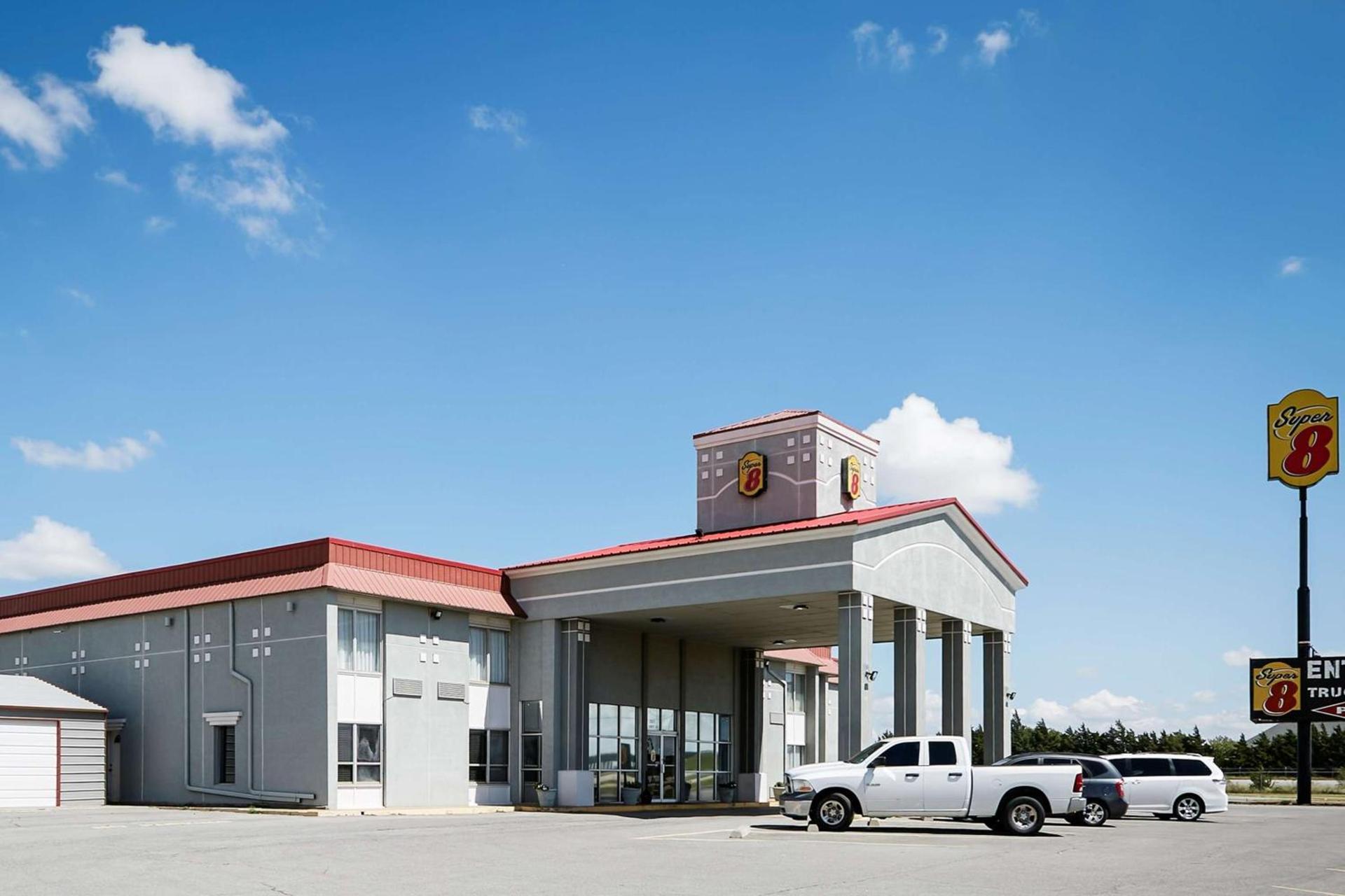 Super 8 by Wyndham Elk City — hotel in Elk City