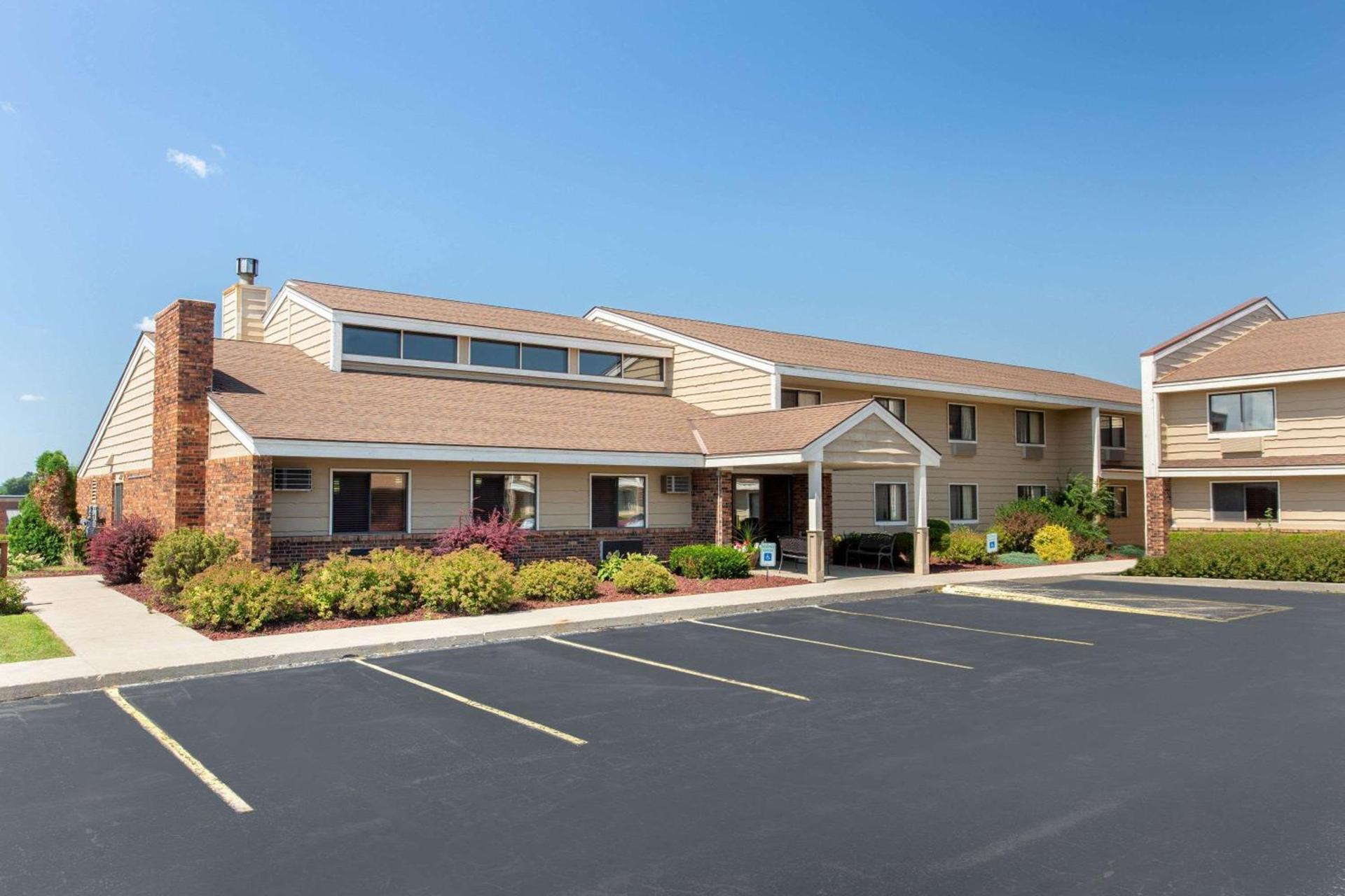 AmericInn by Wyndham West Bend — hotel in West Bend