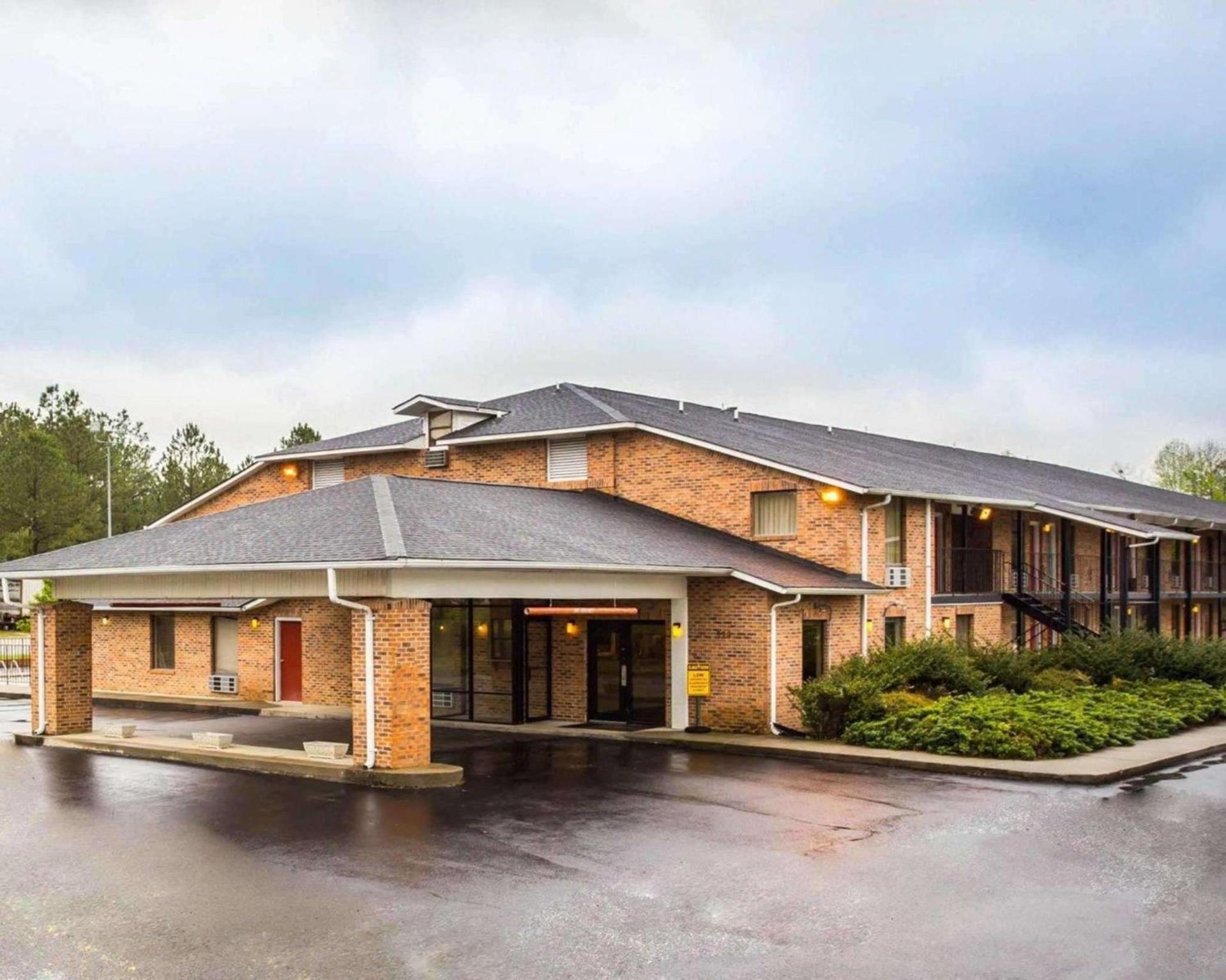 Econo Lodge Inn & Suites Lugoff — hotel in Lugoff
