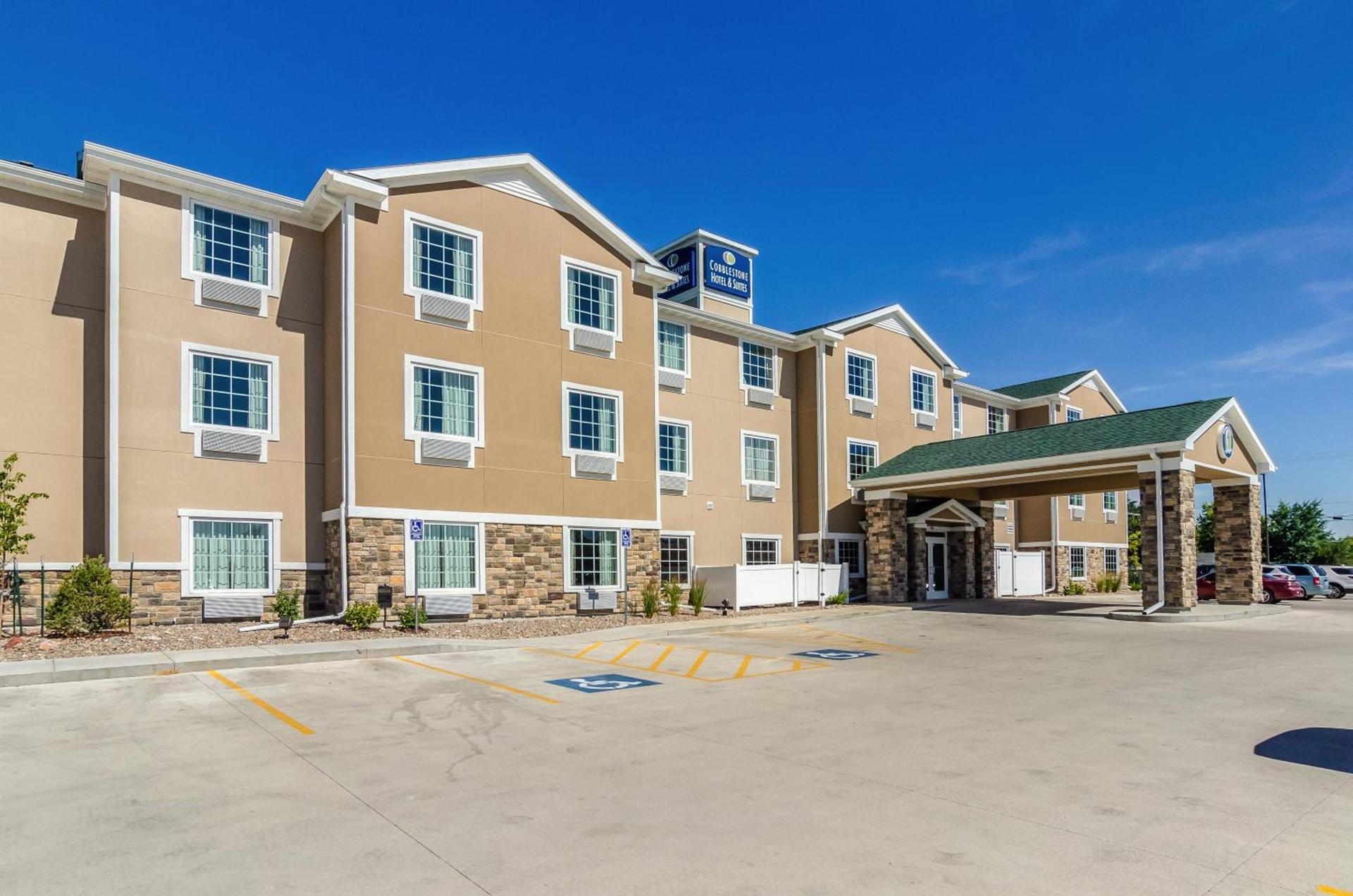 Cobblestone Hotel & Suites - Gering/Scottsbluff — hotel in Gering