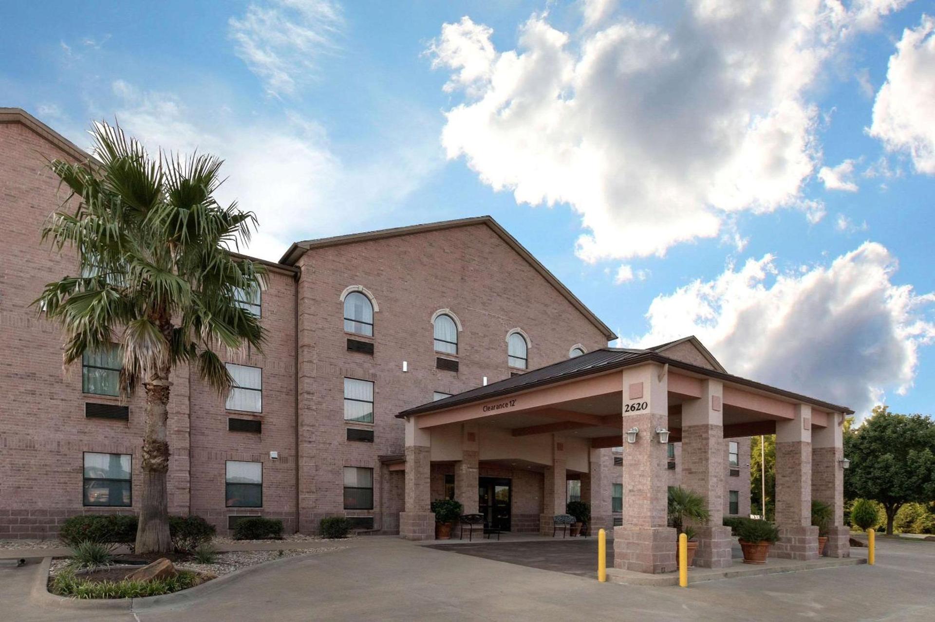 Quality Inn Buffalo — hotel in Buffalo