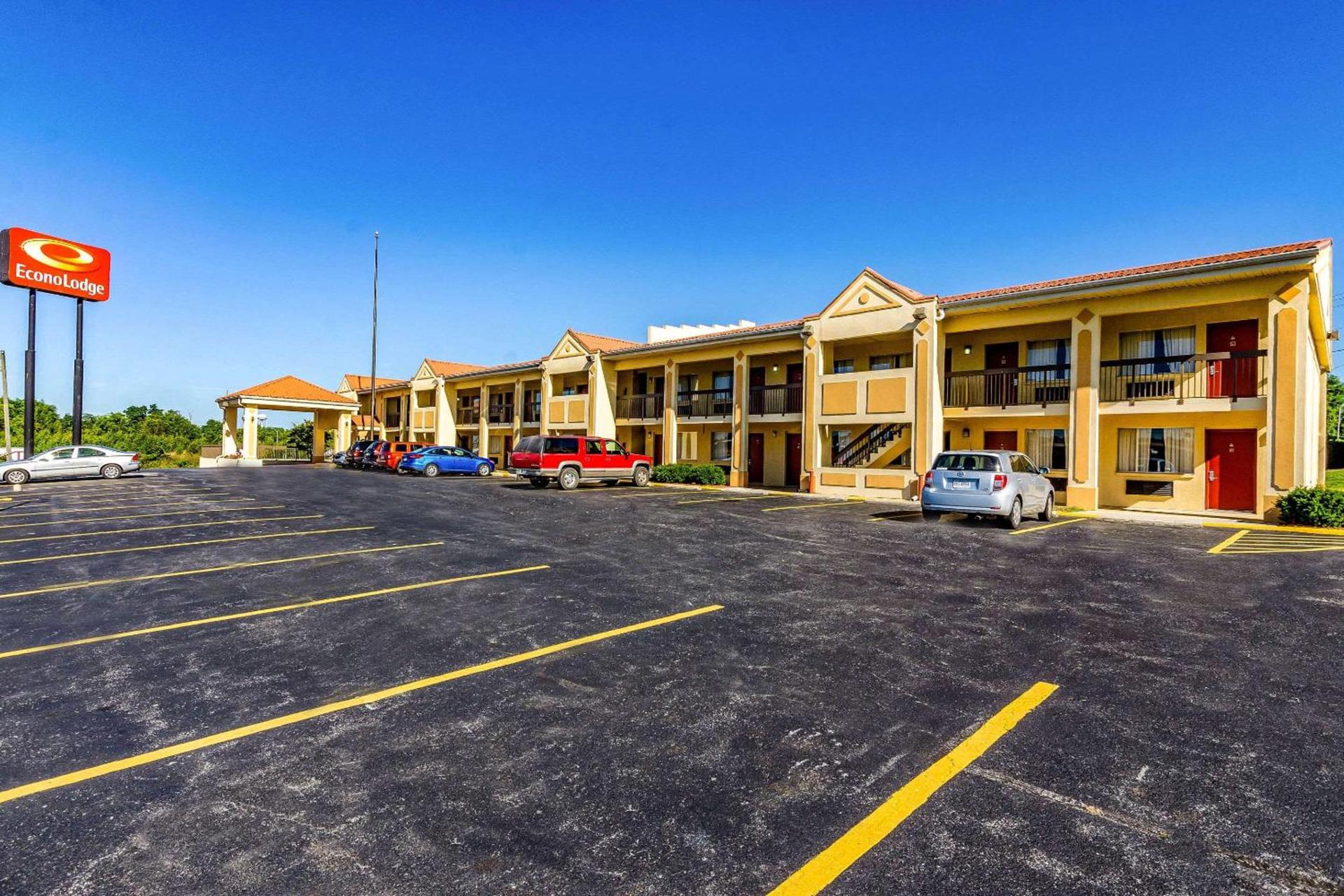 Econo Lodge Christiansburg-Blacksburg I-81 — hotel in Christiansburg