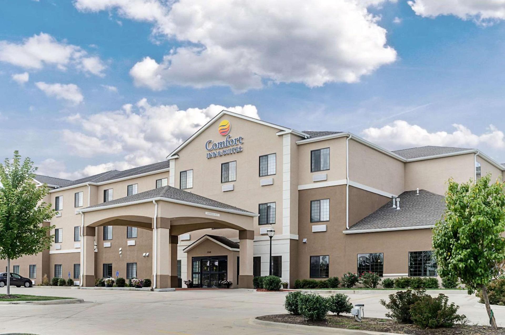 Comfort Inn & Suites Lawrence - University Area — hotel in Lawrence