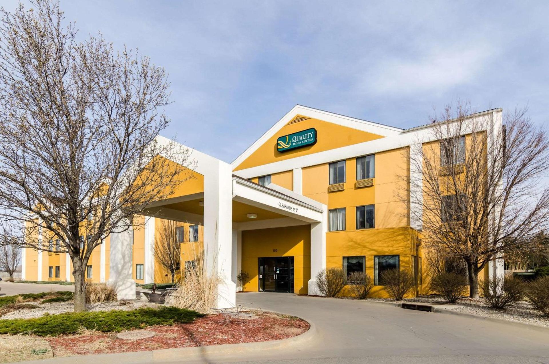 Quality Inn & Suites Manhattan — hotel in Manhattan