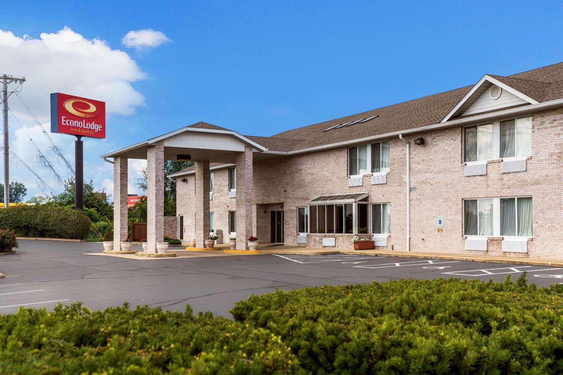 Econo Lodge Inn & Suites Fairview Heights St Louis — hotel in Fairview Heights