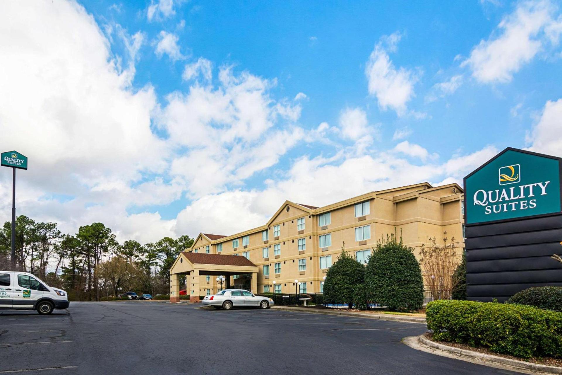 Quality Suites Atlanta Airport East — hotel in Forest Park