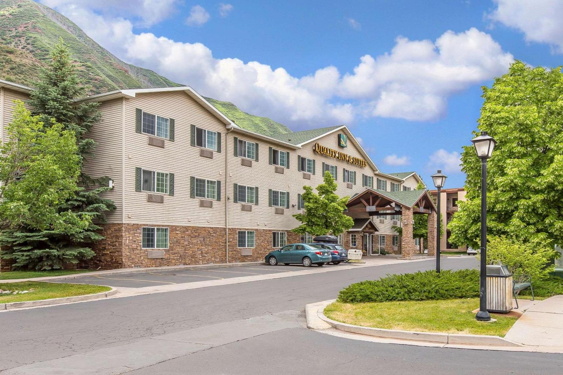 Quality Inn & Suites On The River — hotel in Glenwood Springs