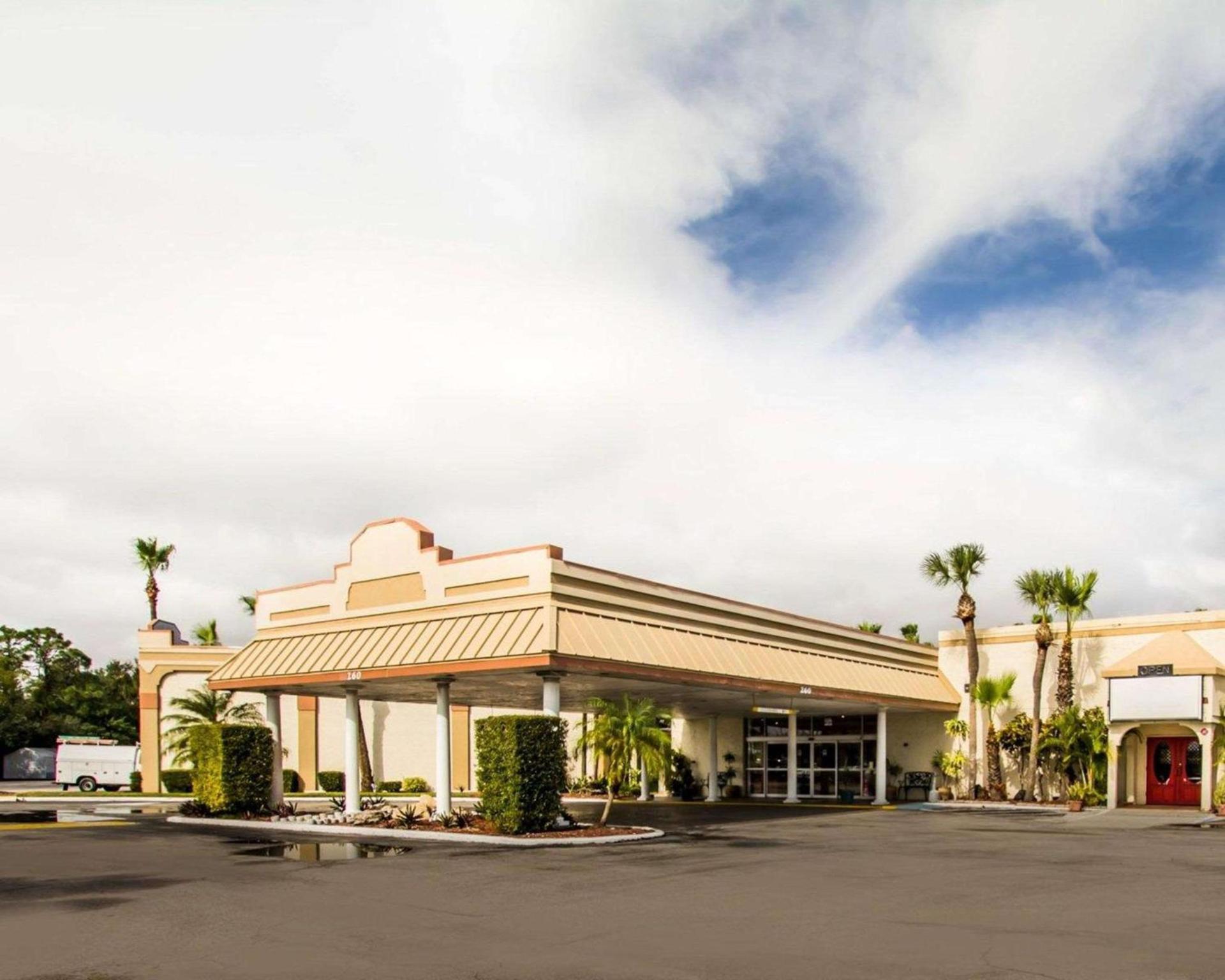 ISLAND HOTEL of Space Coast — hotel in Merritt Island