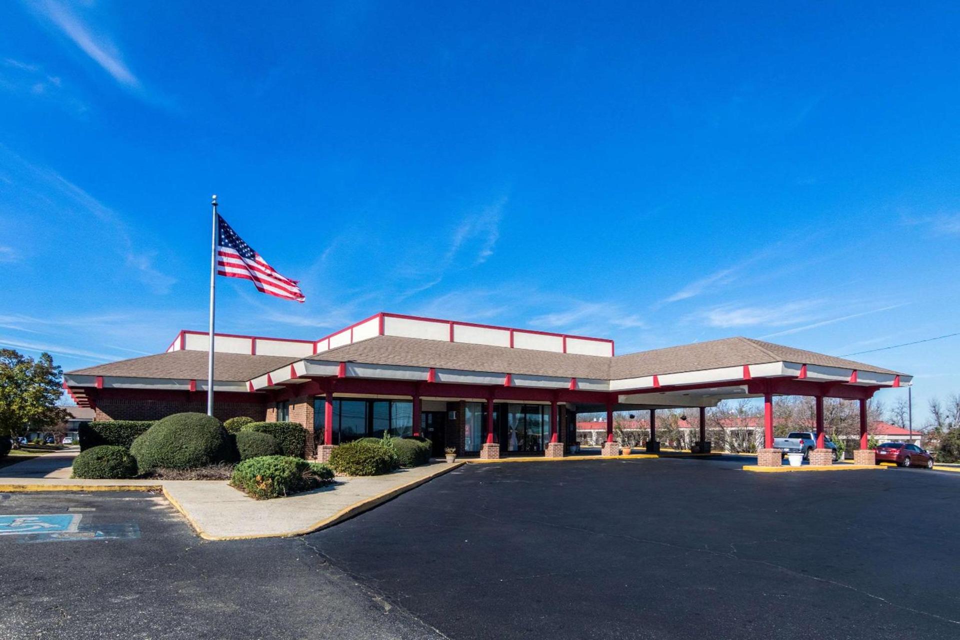 Econo Lodge Inn & Suites Conference Center Dublin — hotel in Dublin