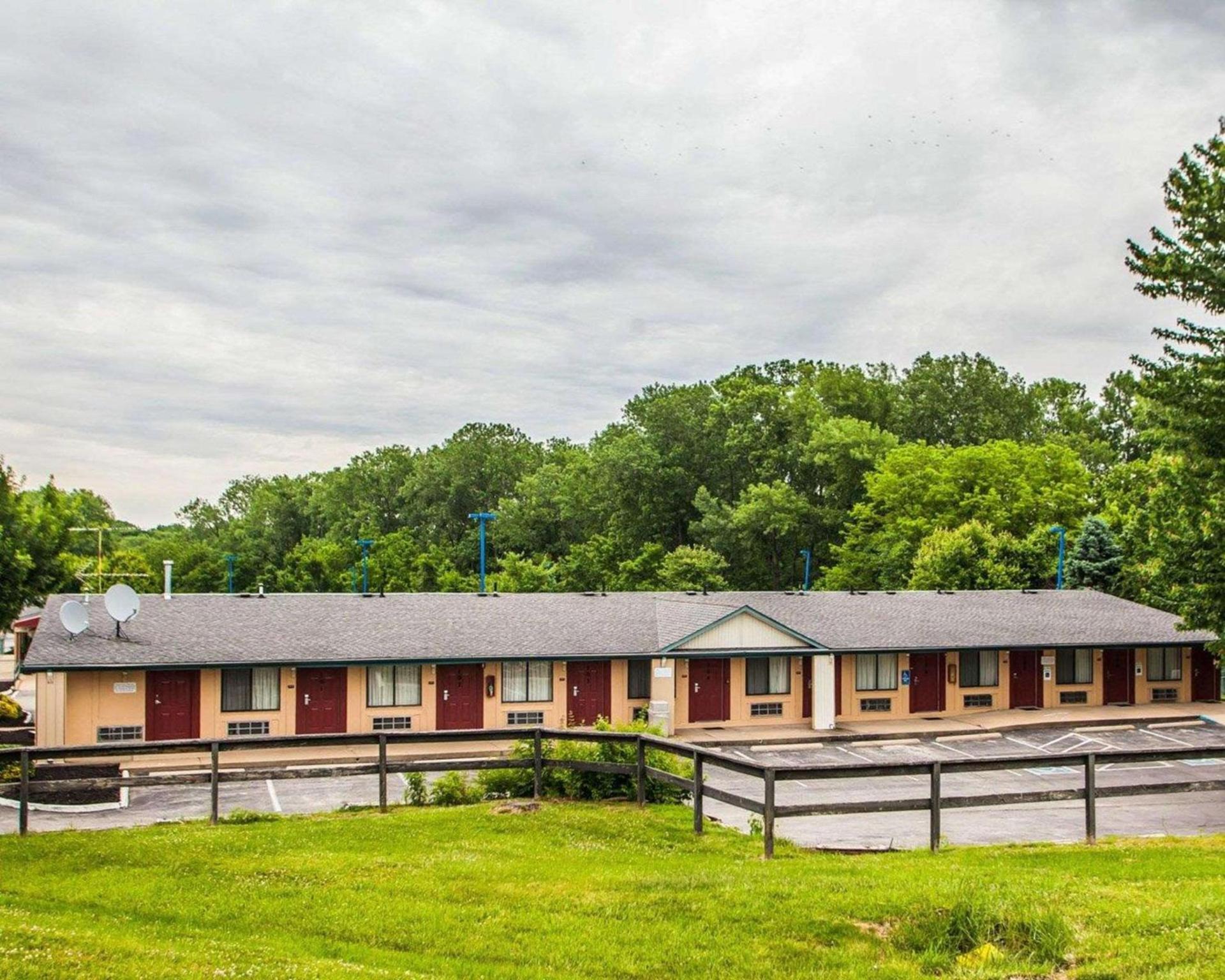 Relax Inn Saint Charles — hotel in St. Charles