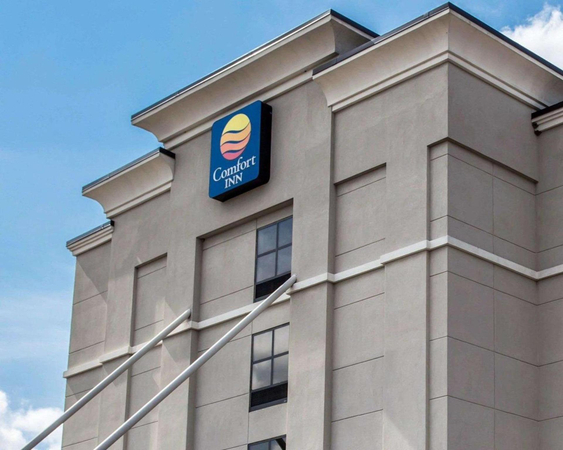 Comfort Inn & Suites Lumberton Central I-95 — hotel in Lumberton