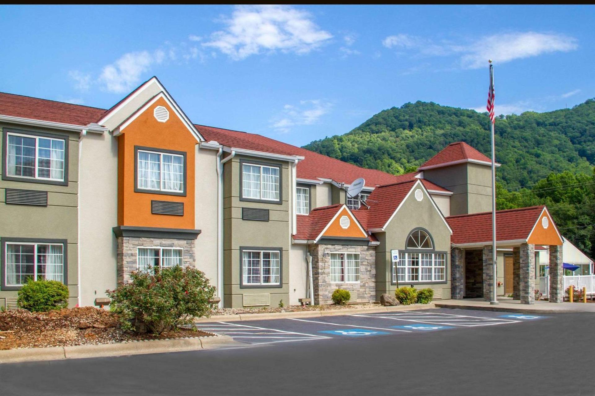 Quality Inn & Suites Maggie Valley - Cherokee Area — hotel in Maggie Valley