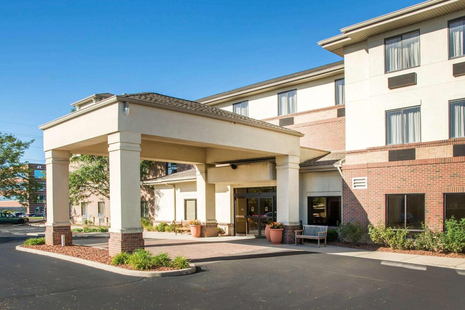 Comfort Inn & Suites West Chester - North Cincinnati — hotel in West Chester