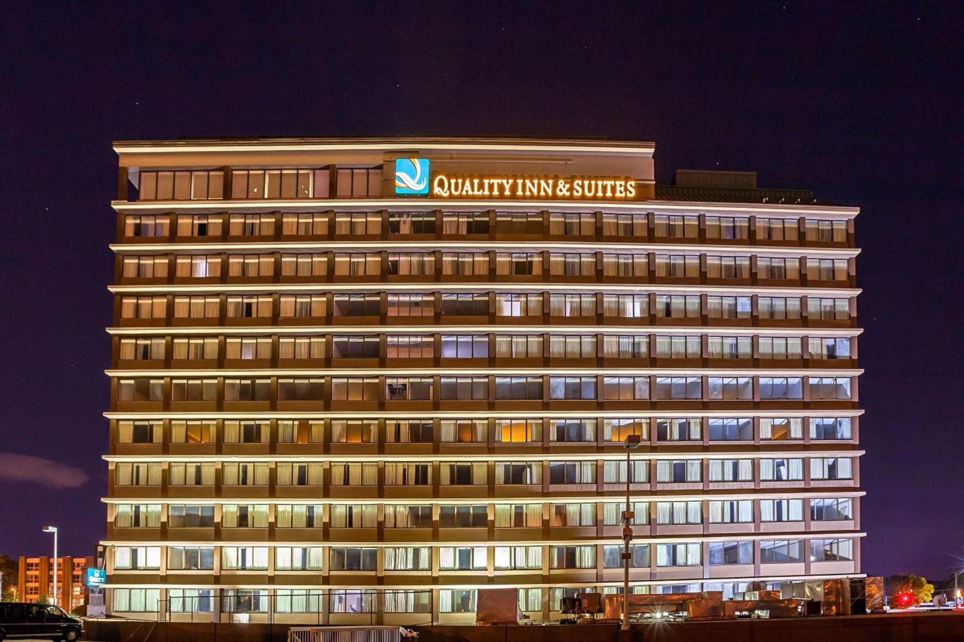 Quality Inn & Suites Cincinnati Downtown Area — hotel in Cincinnati